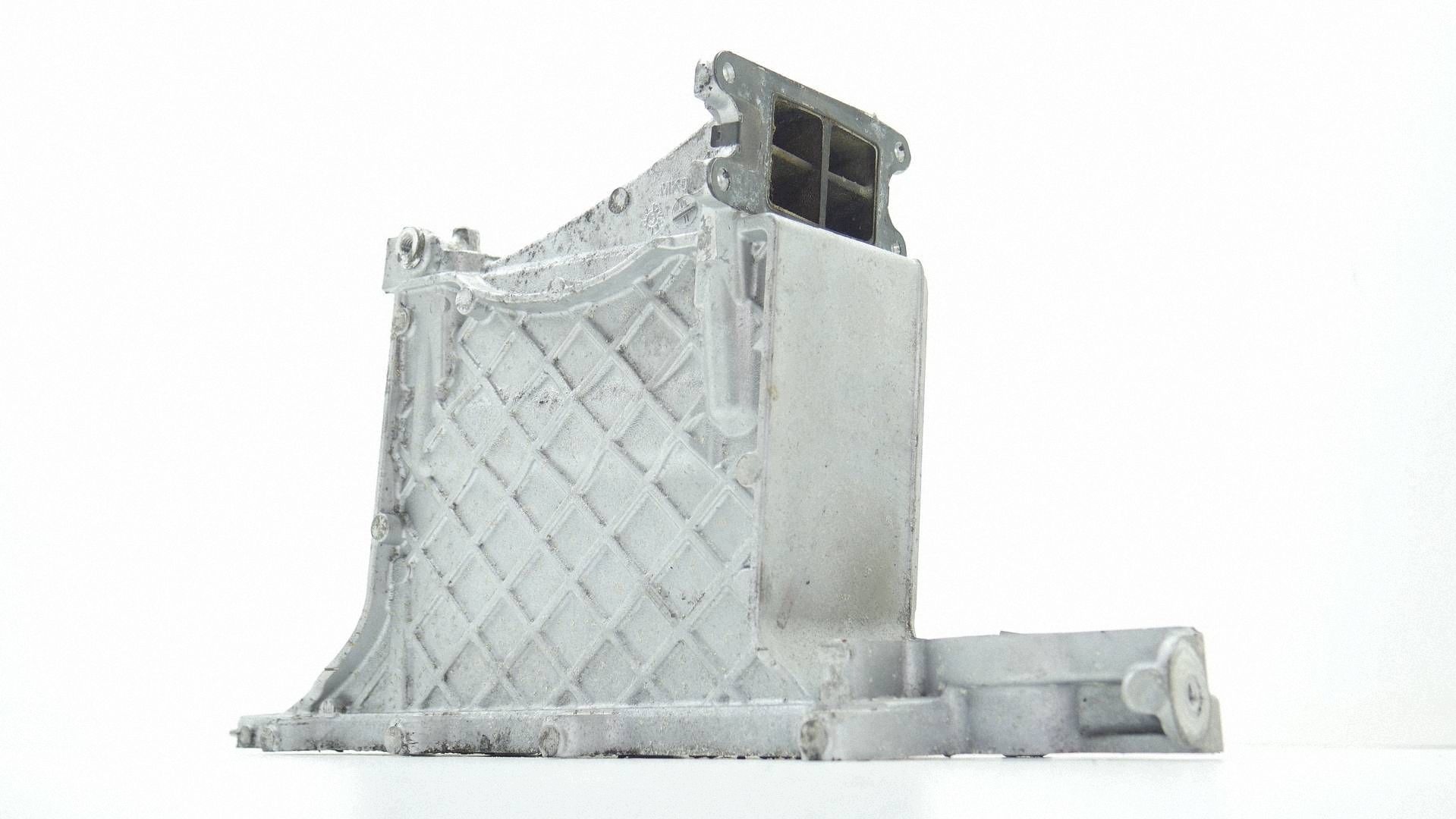 intake manifold VW PASSAT B8 2.0 TDI 04L129766AM