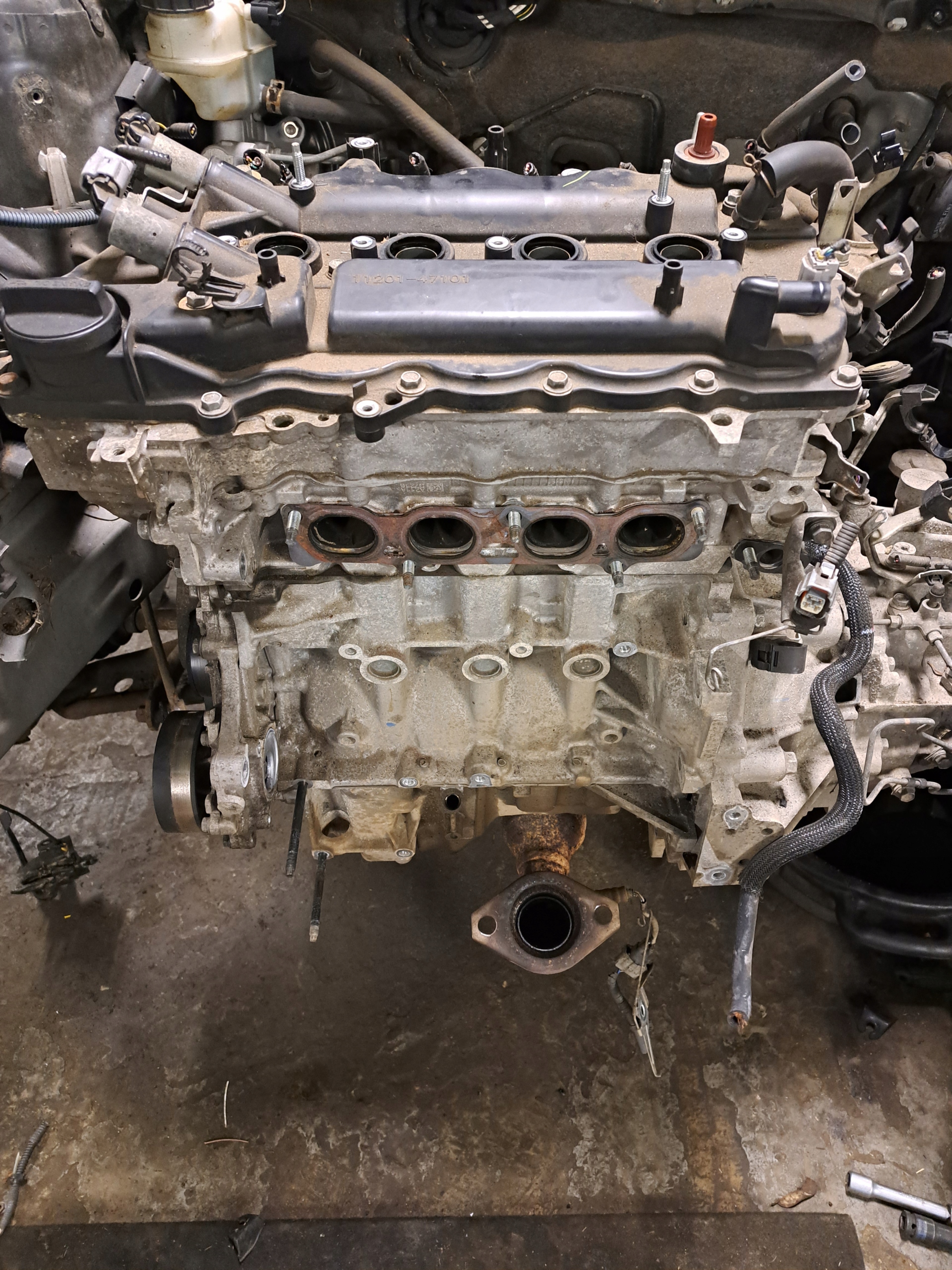 TOYOTA YARIS III 12-17 ДВИГАТЕЛЬ 1.33 R1n-P12