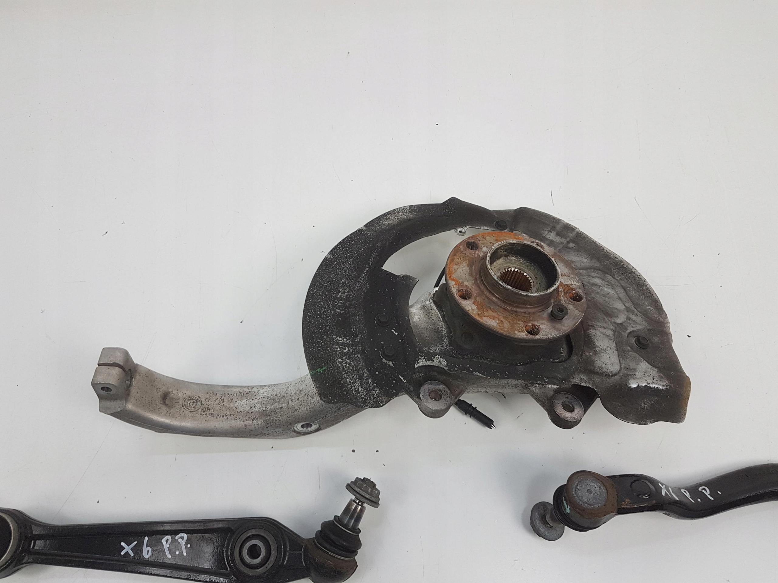 BMW X6 F16 swing arm right front
