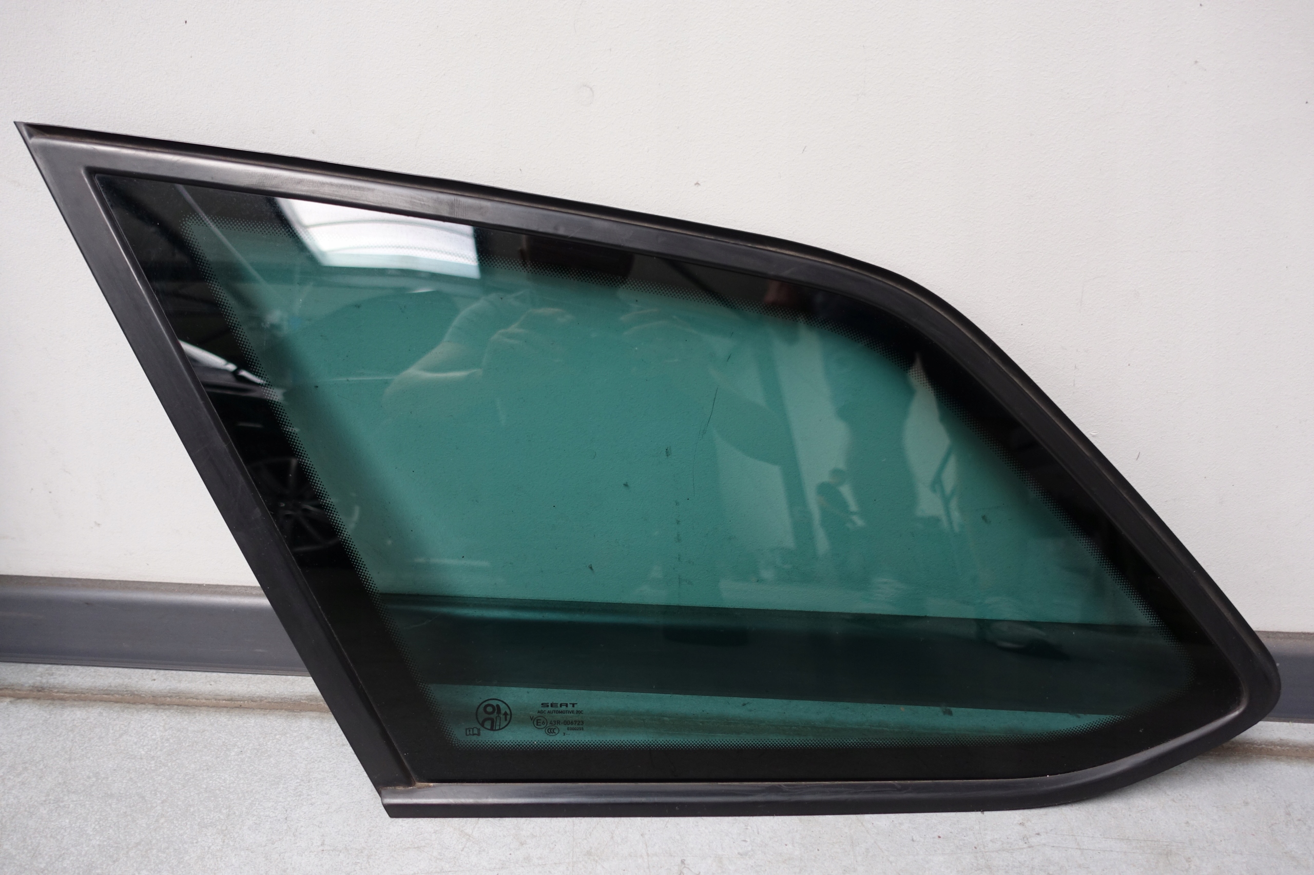 SEAT LEON III ST KOMBI AS3 SZYBA KAROSERYJNA LEWA TYŁ TYLNA CIEMNA 2013 r