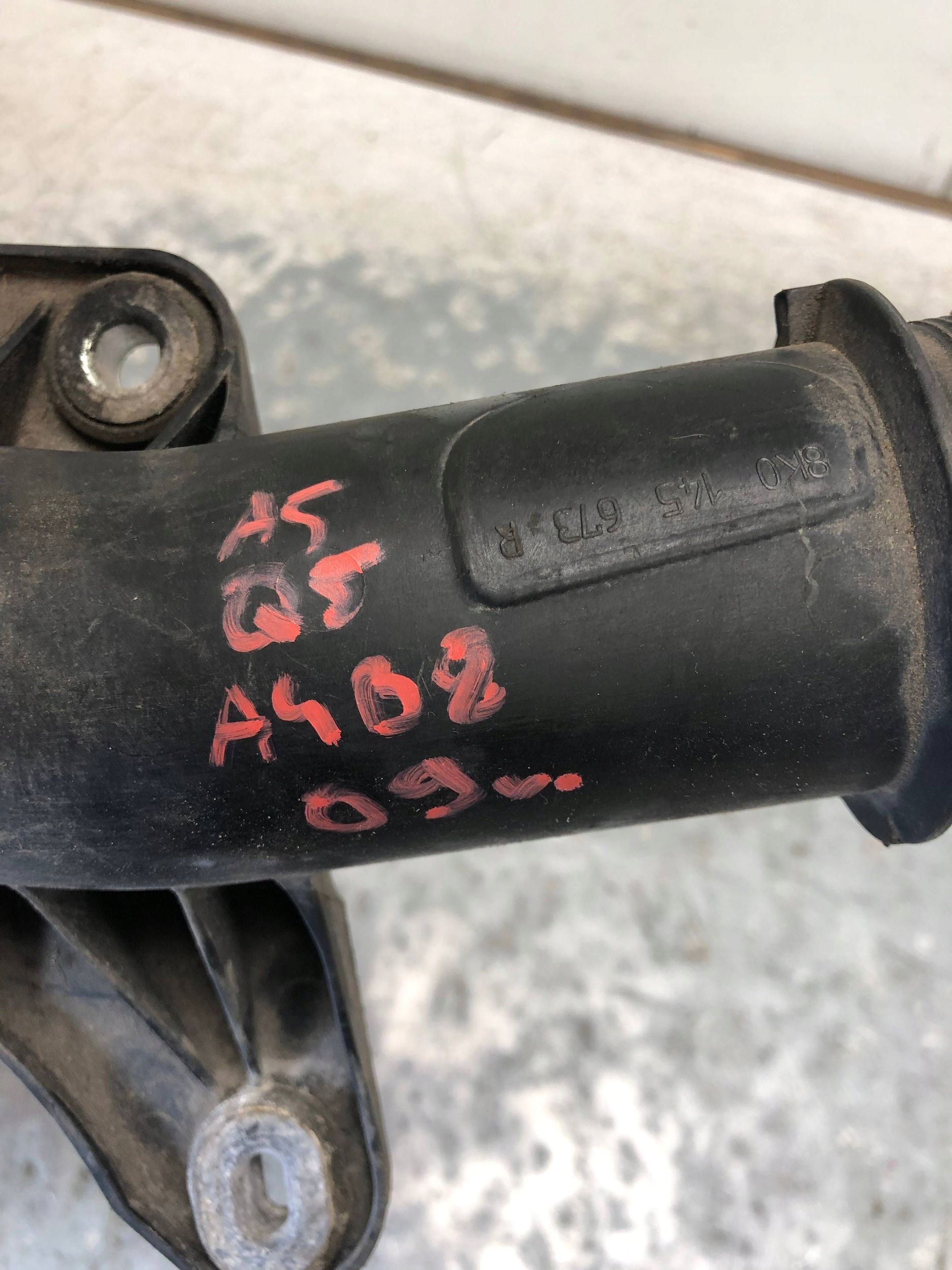 cijev prijenos interkulera AUDI A4 B8 A5 Q5 8K0145673E 8R0145737L