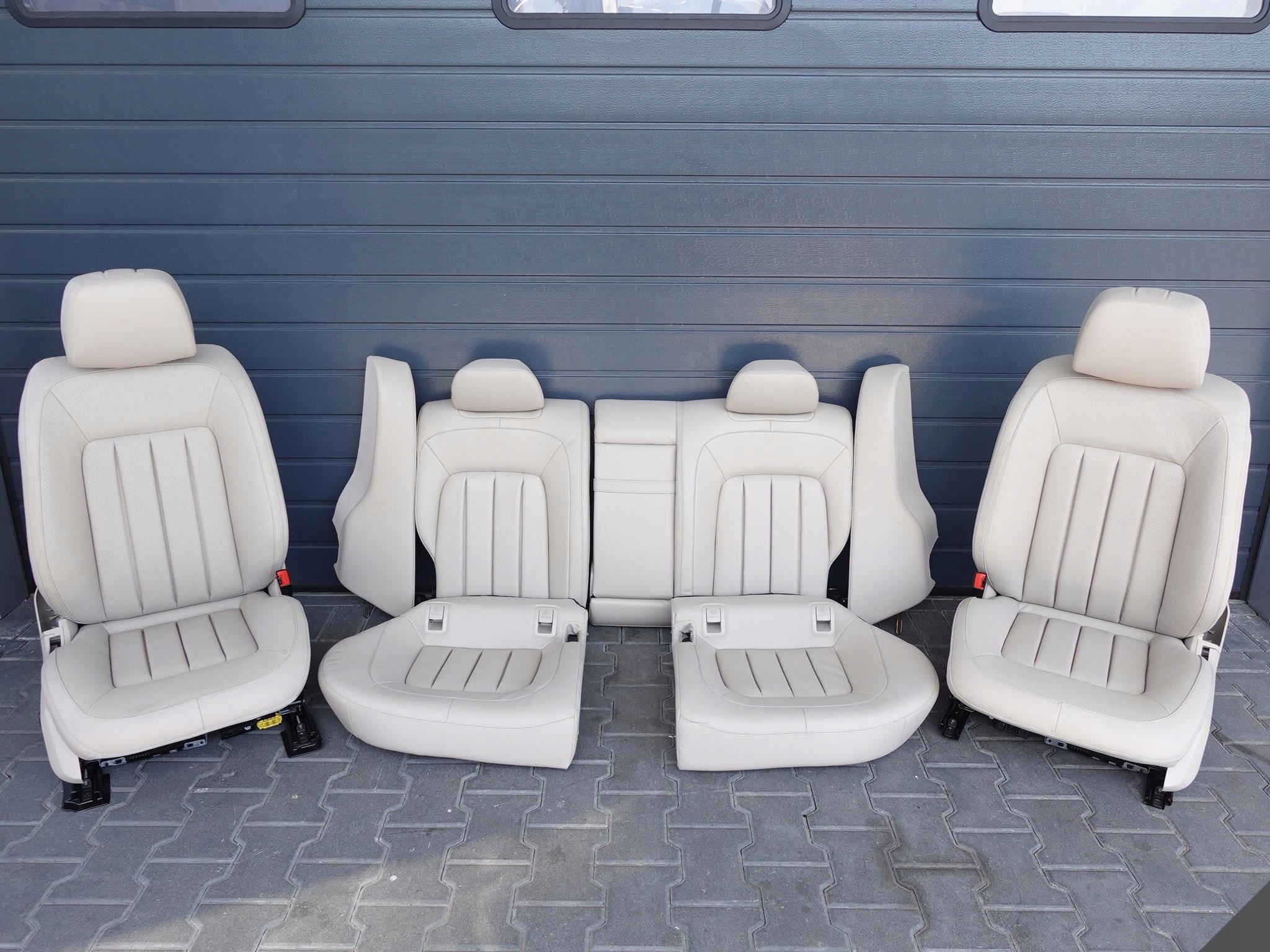 MERCEDES CLS C218 X218 seats inner leather