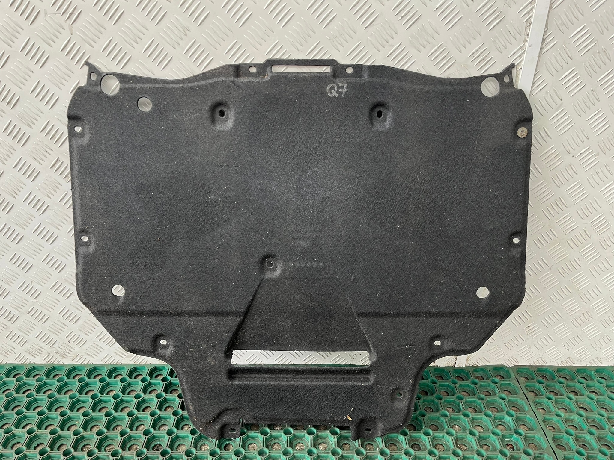 AUDI Q7 4M cover below gearbox engine cover OE 4M0825236Q
