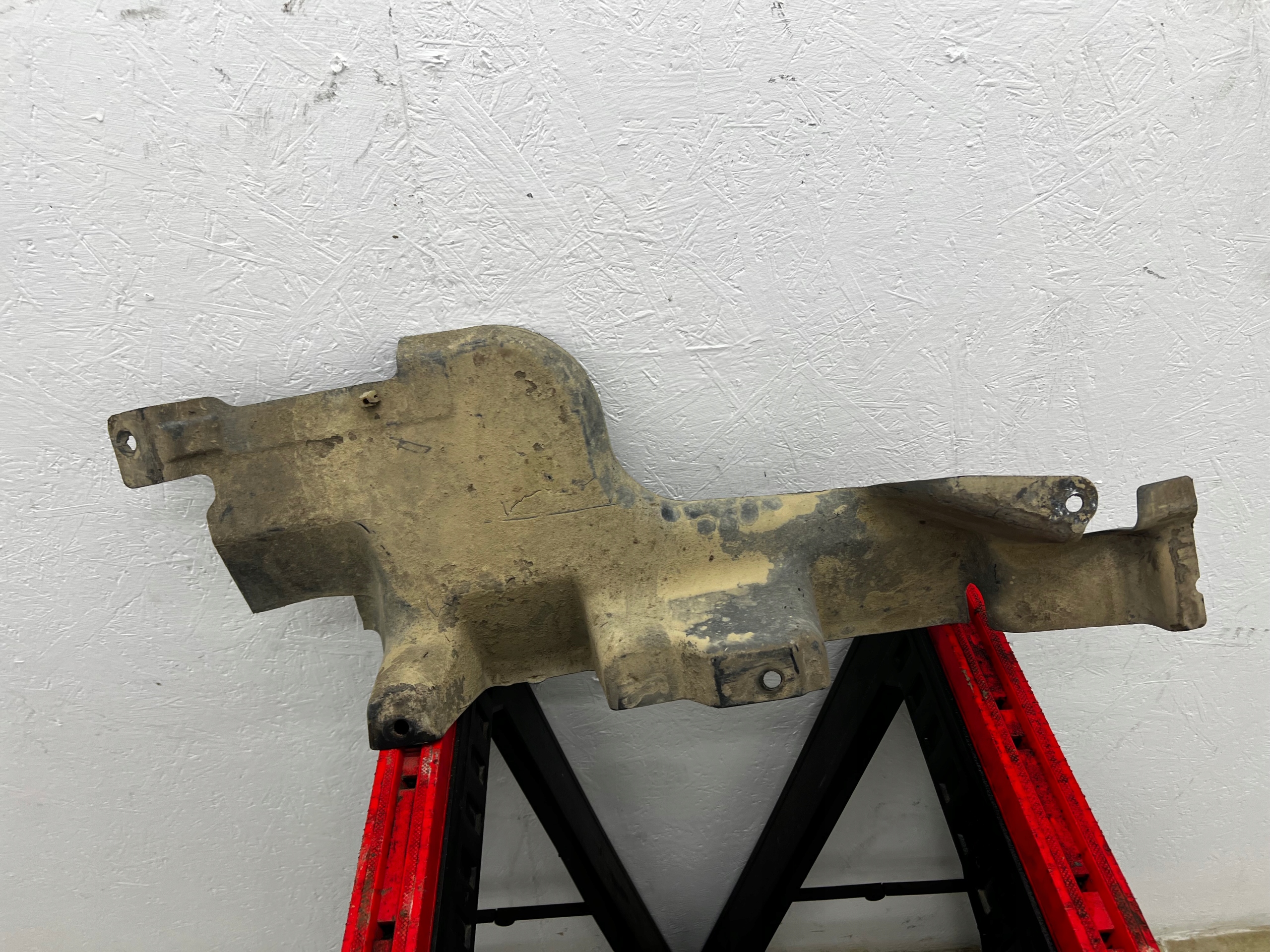 VW T5 links Blende Abdeckung hinten Unterfahrschutz 7H0825211