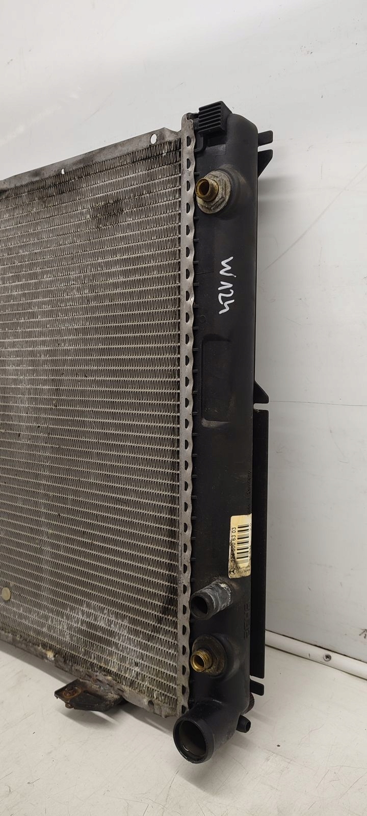 water cooler Mercedes W124 2,2