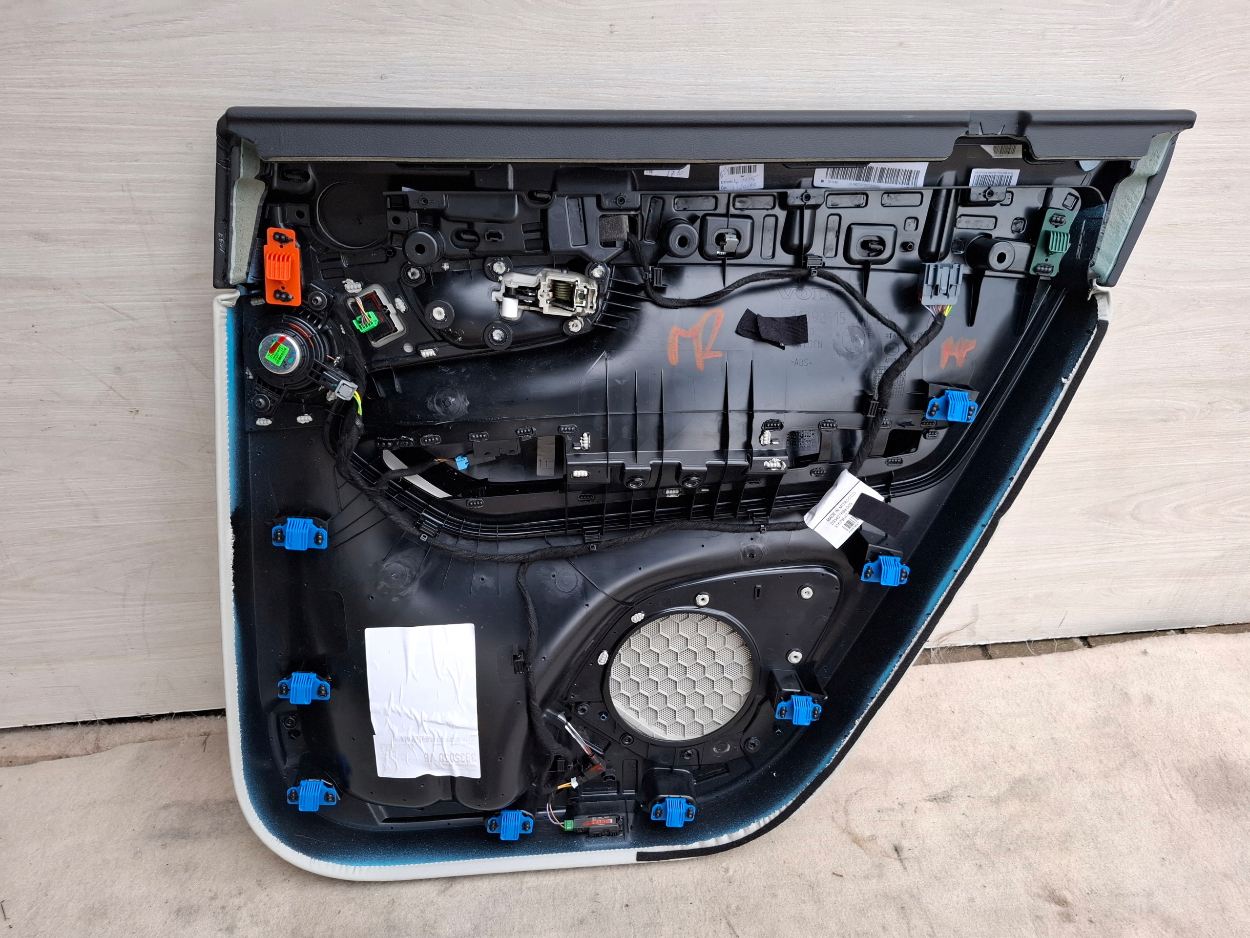VOLVO XC90 II 19r side door left rear part 31393115