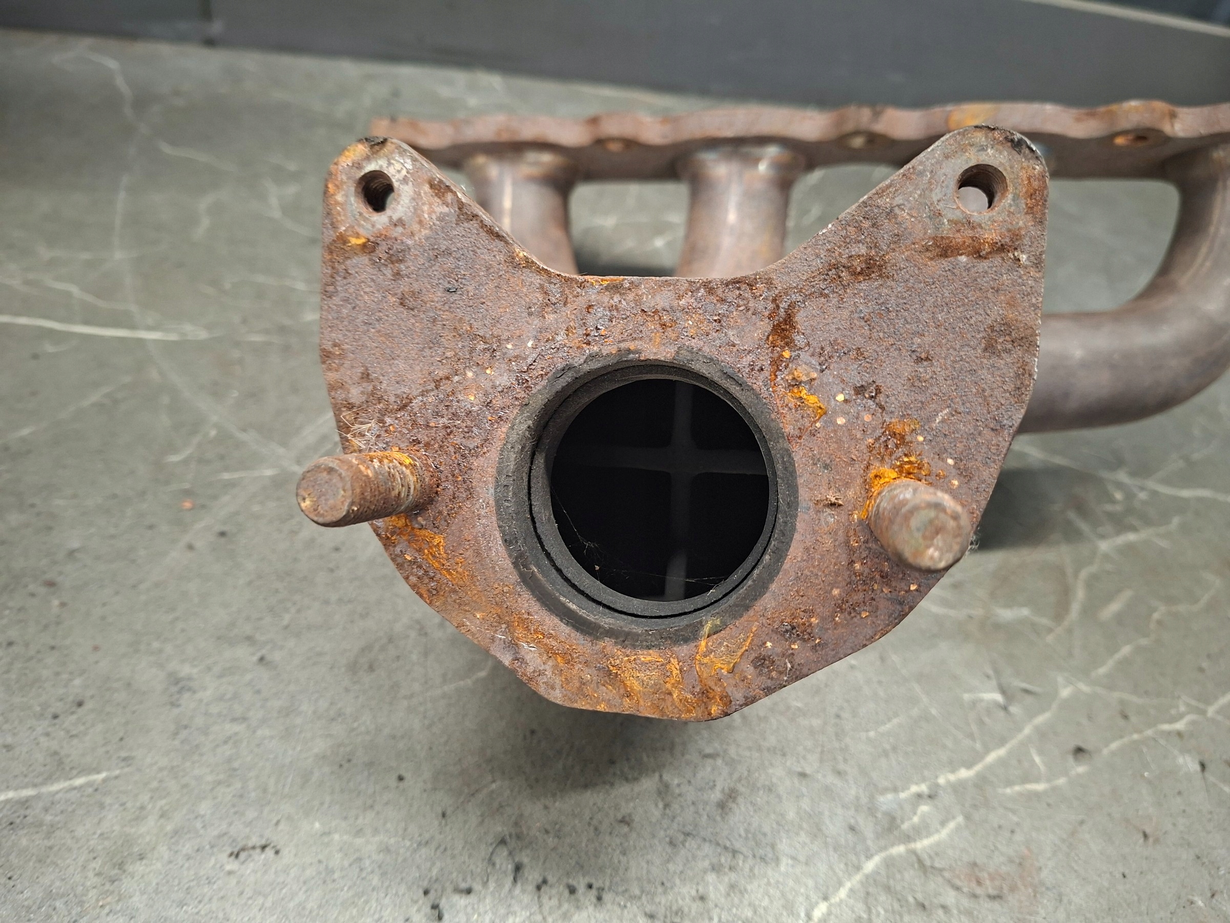 коллектор выпускной mitsubishi CARISMA 1.8