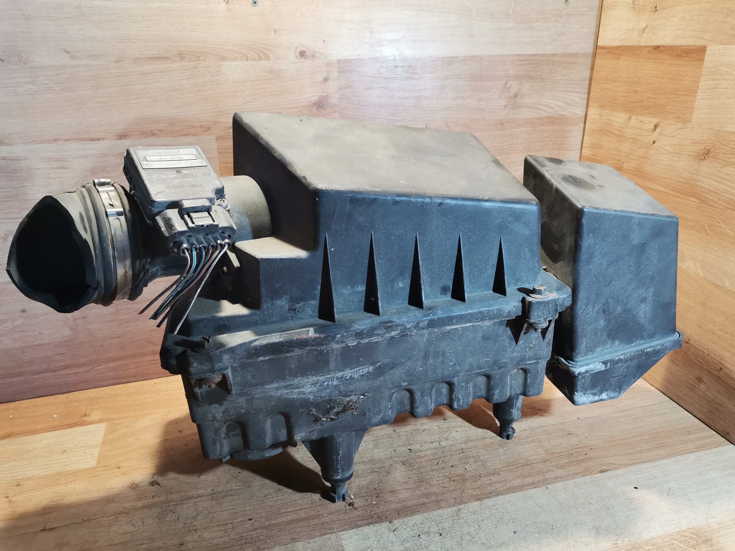Luftmassenmesser Gehäuse filter FORD FOCUS MK1 98AB-12B579-DA