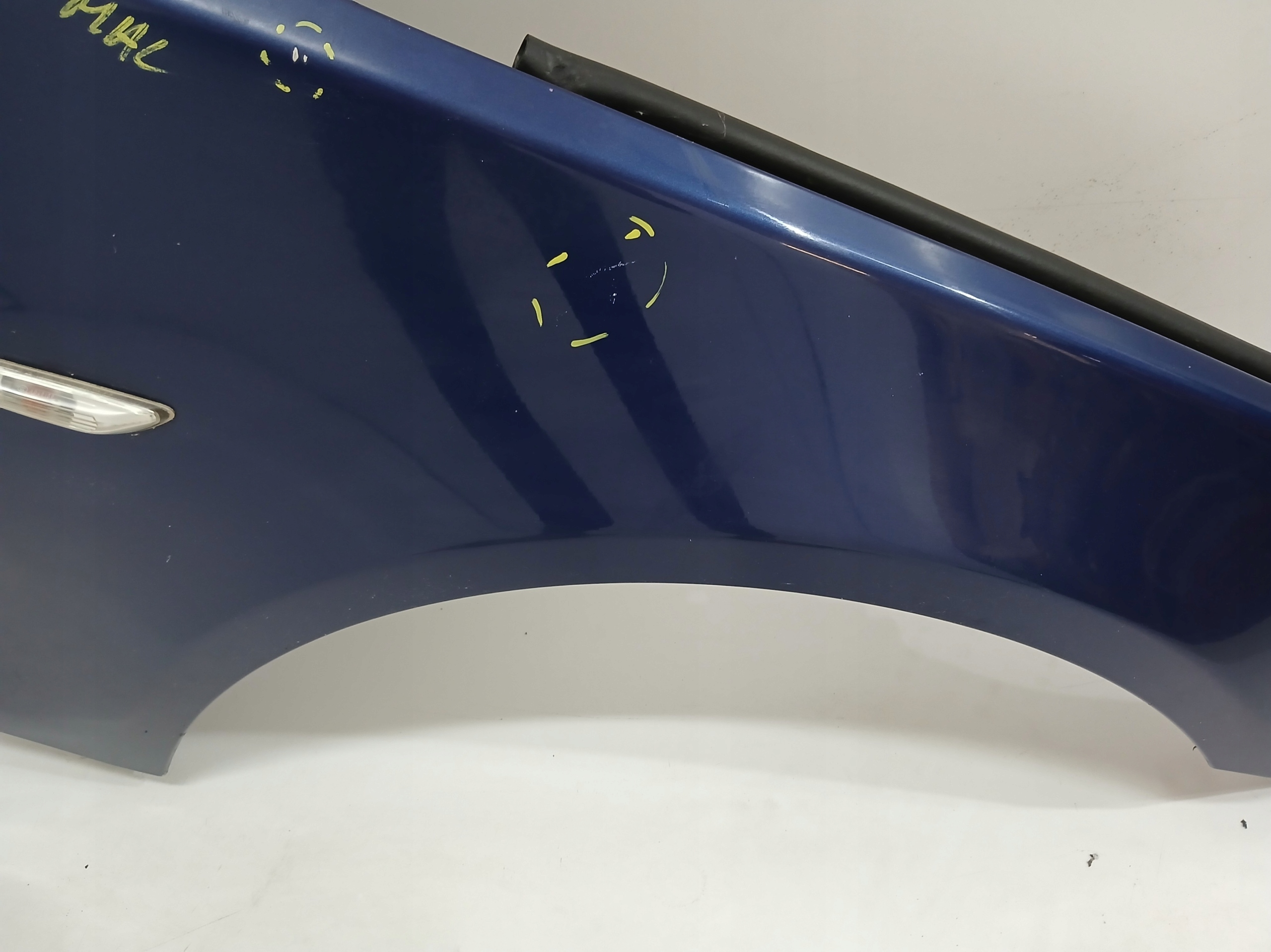 fender right front BMW E60 E61 381 LE MANS BLAU