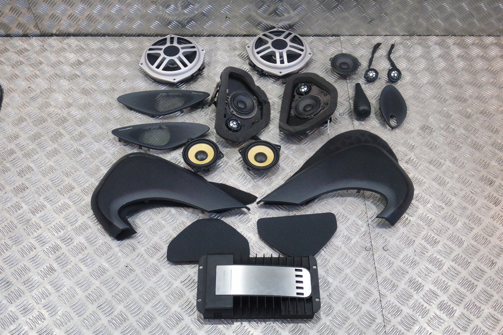 ИГРОВЫЕ ДИНАМИКИ УСИЛИТЕЛЬ MCLAREN 570S