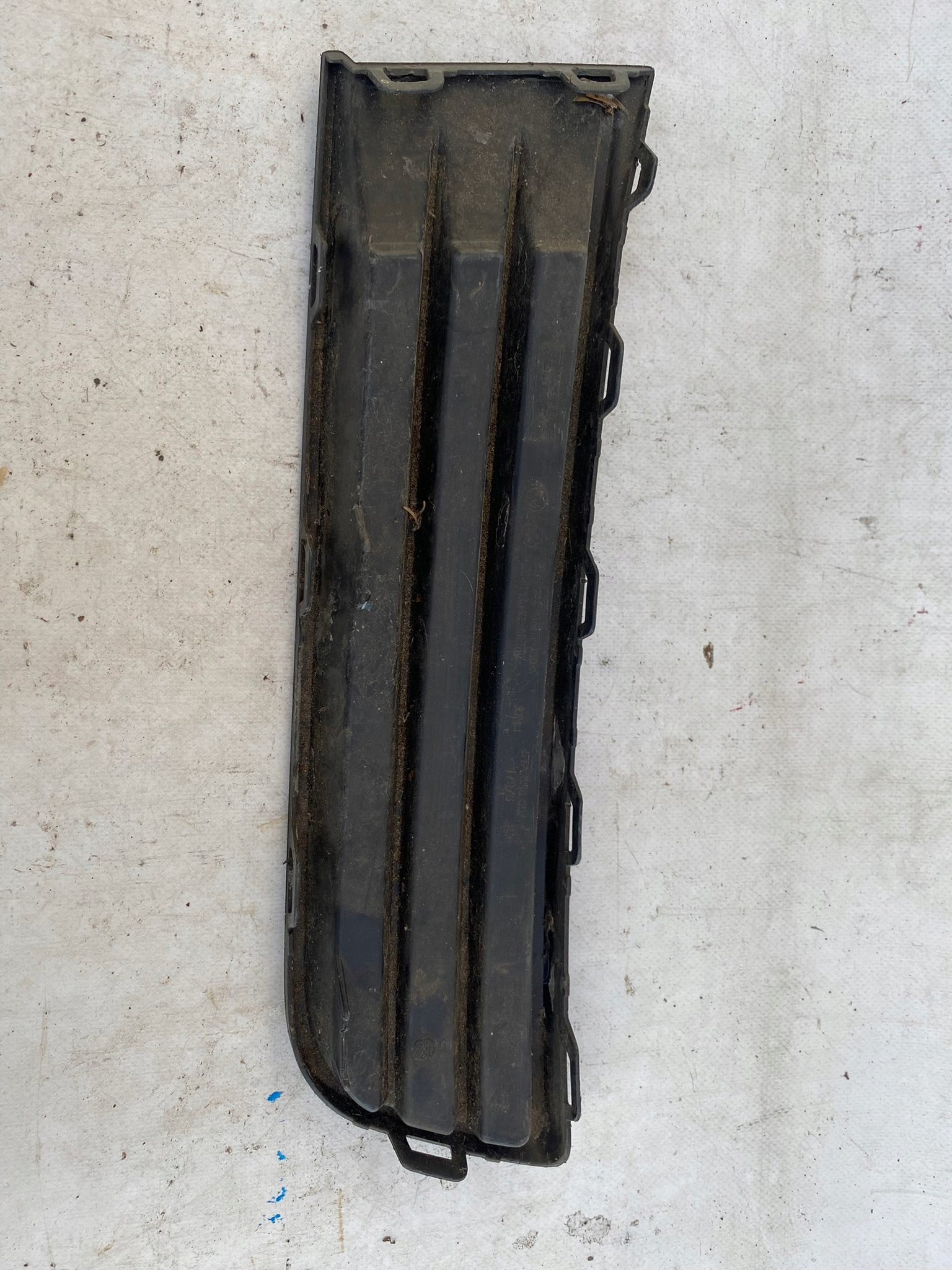 VW TIGUAN 15- grid of a bumper left front 5TA853665