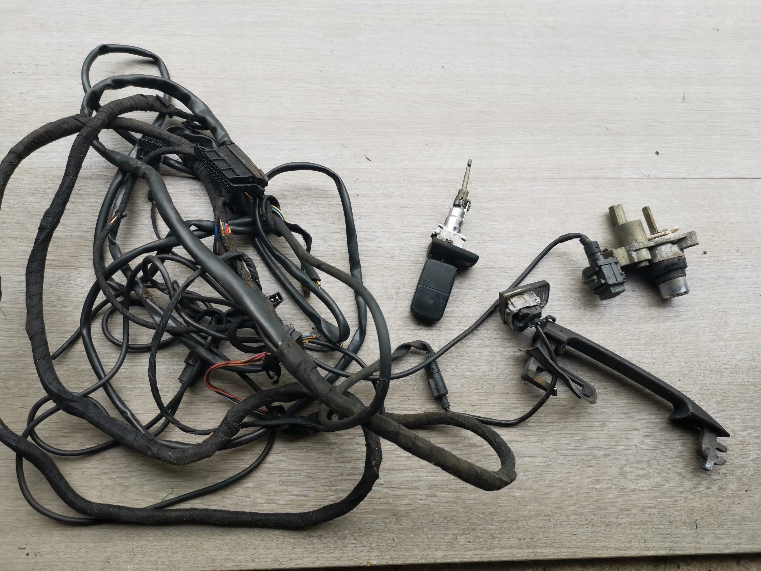 124445879856556325 - mercedes W124 irma брелок универсал