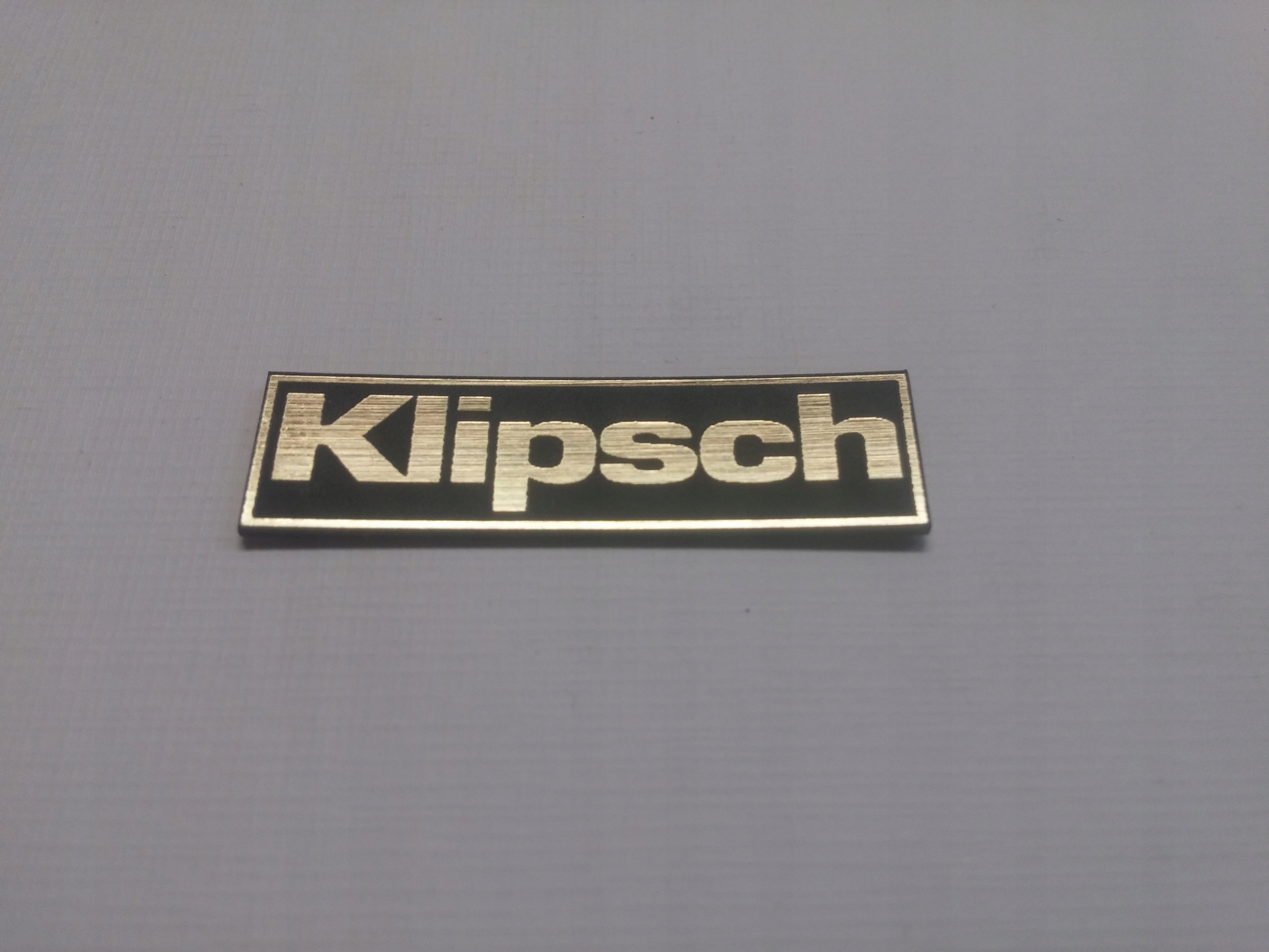 

Klipsch naklejka emblemat 33 x 10 mm *złota