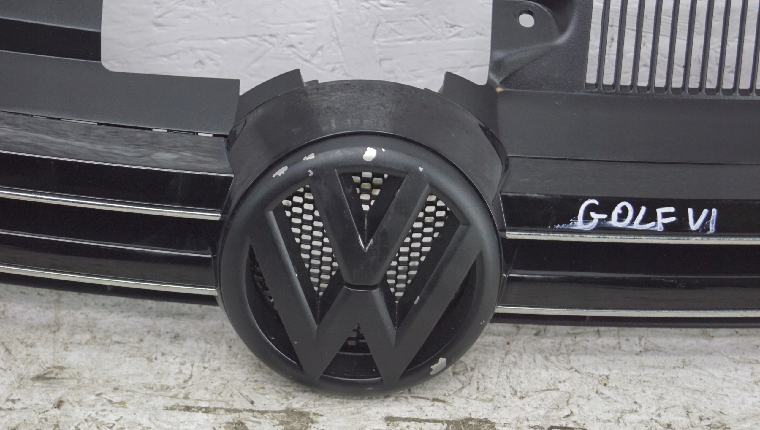 решетка радиатора vw GOLF VI 6