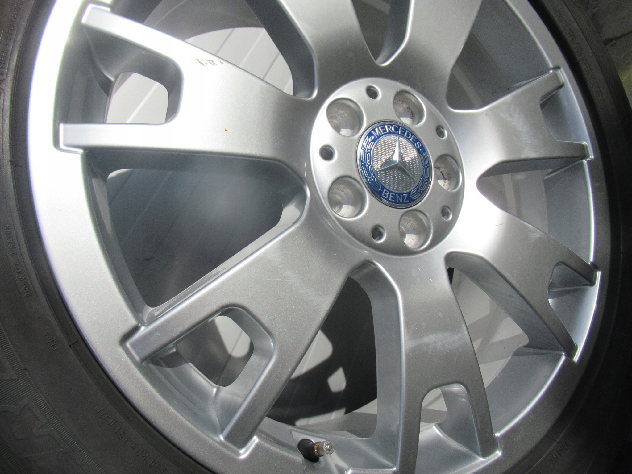 ALU+ZIMA MERCEDES GLK,VITO Szerokość opony 235 mm