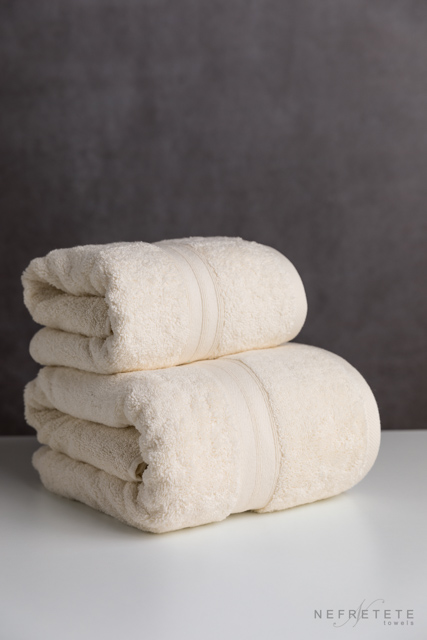 

Nefretete Ręcznik 800 Gsm 70x130 bawełna egipska