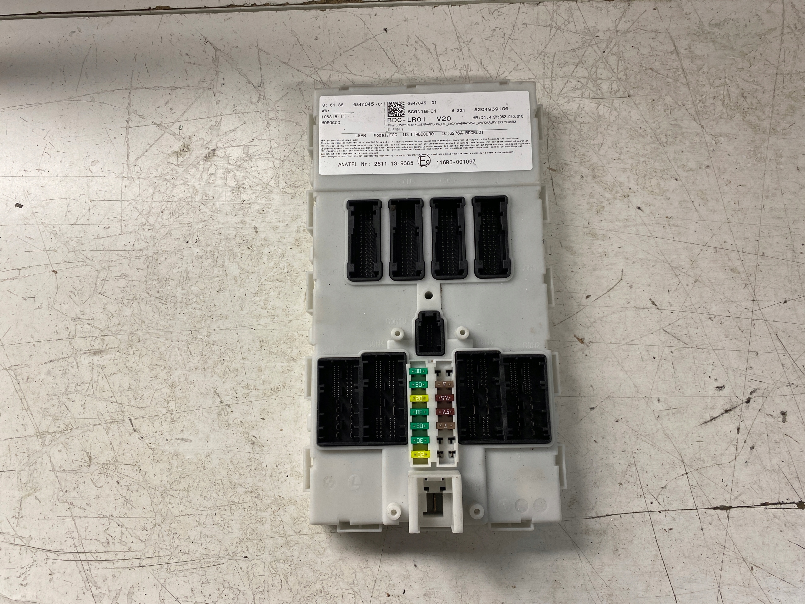 BMW i3 MODUŁ BSI BEZPIECZNIKÓW 6847045