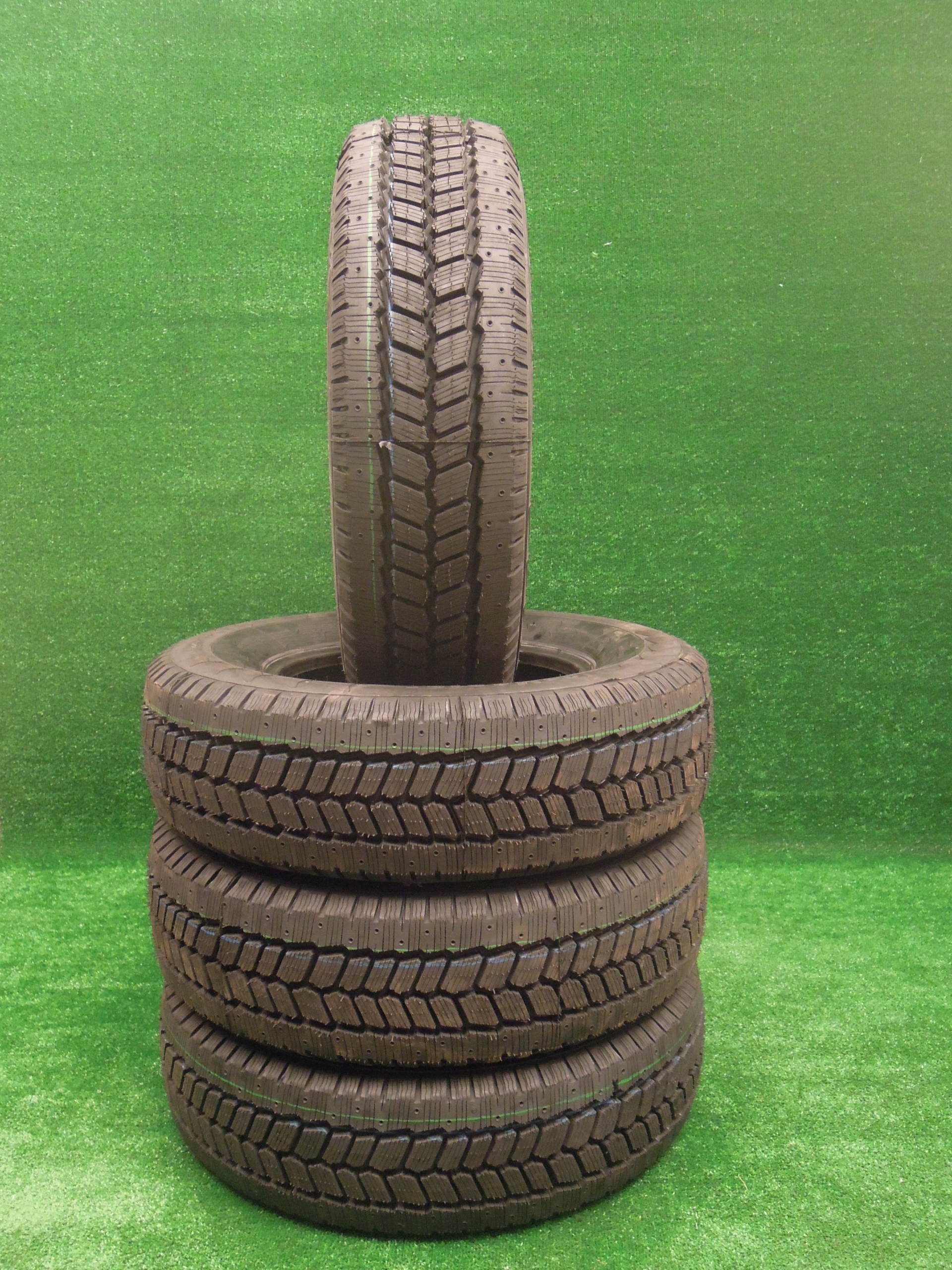 ZIMOWE OPONY 1 X 225/75R16C , LASPOL , AGILIS Marka Laspol