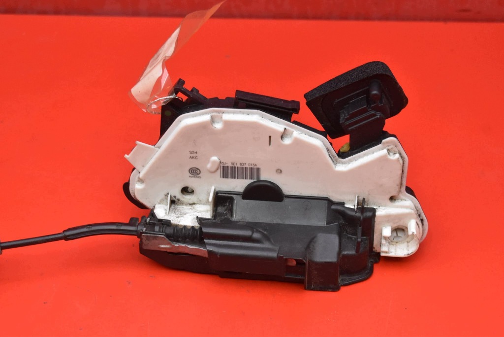 lock door left front front EU 5E1837015A SKODA OCTAVIA 3 III 13-17