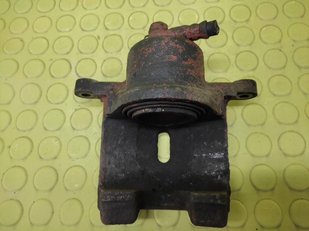 TOYOTA YARIS and 1.4 caliper right front