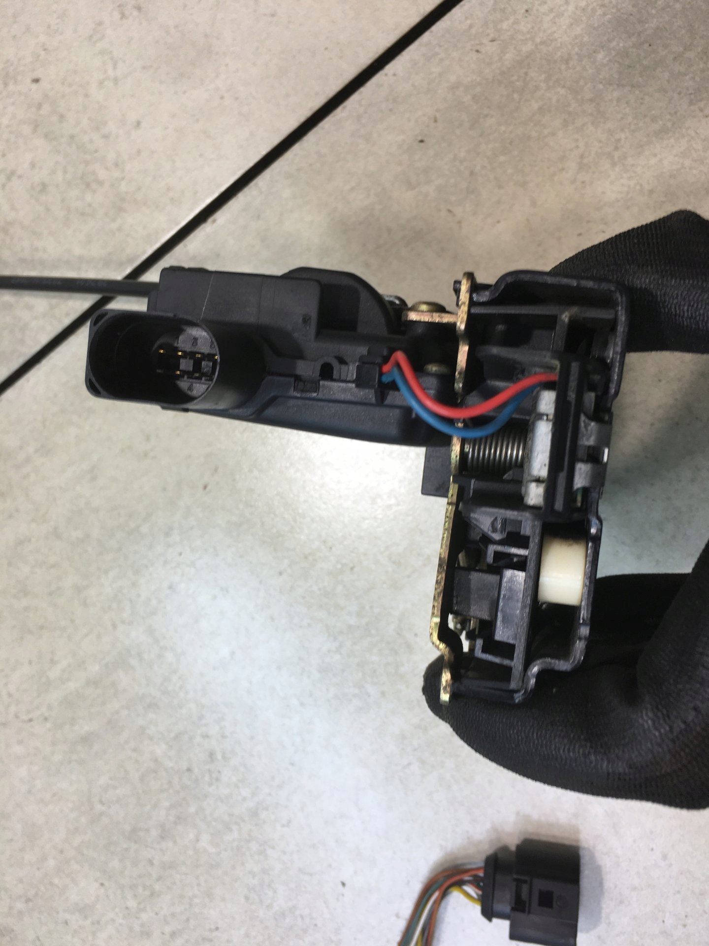 lock door right front OCTAVIA and 8 PIN