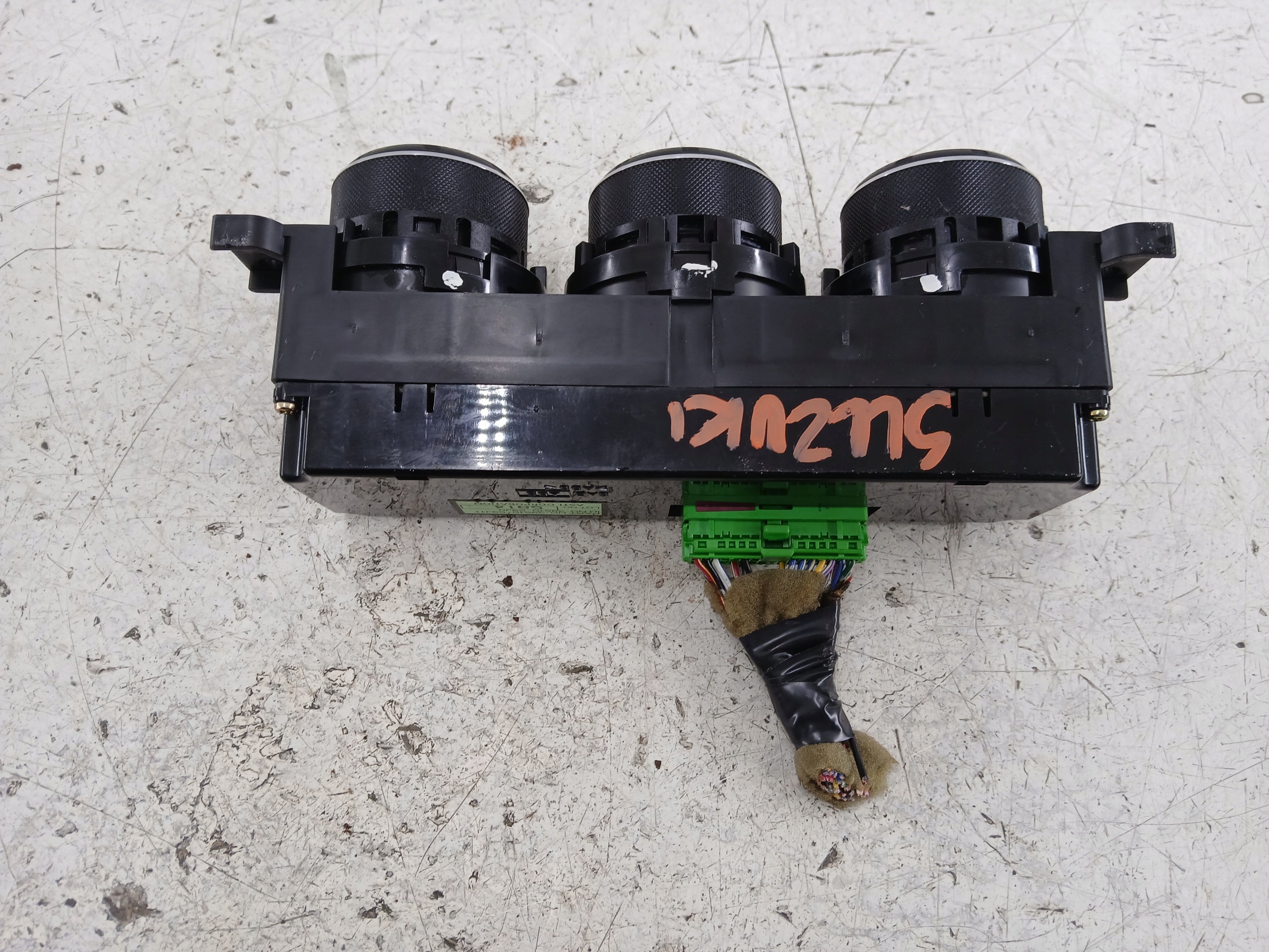 SUZUKI LIANA e COMANDI CLIMA BOCCHETTE 39510-59J11