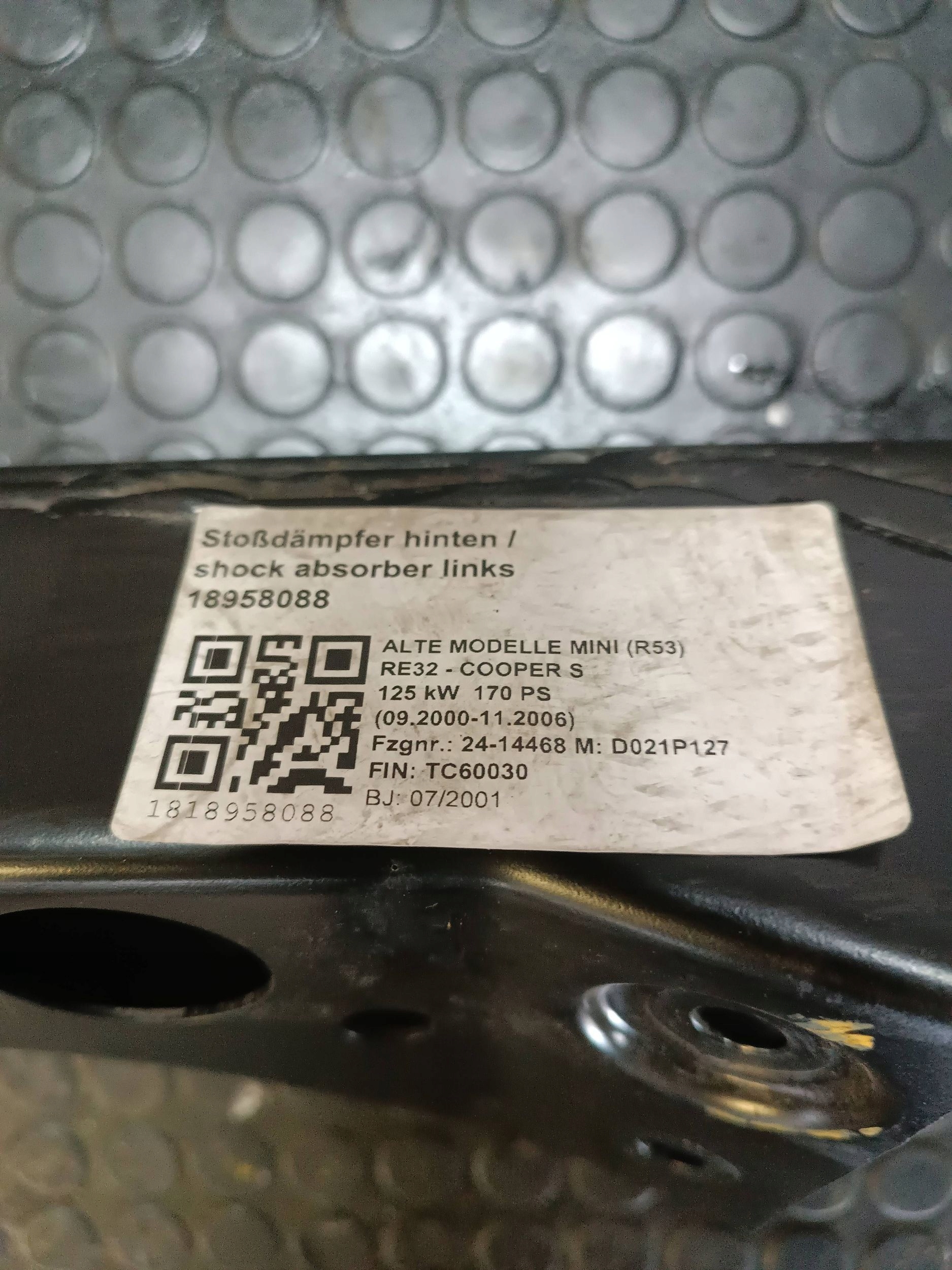 BELKA SANKI TYŁ Mini One - Cooper R50 53 Numer katalogowy części 125335