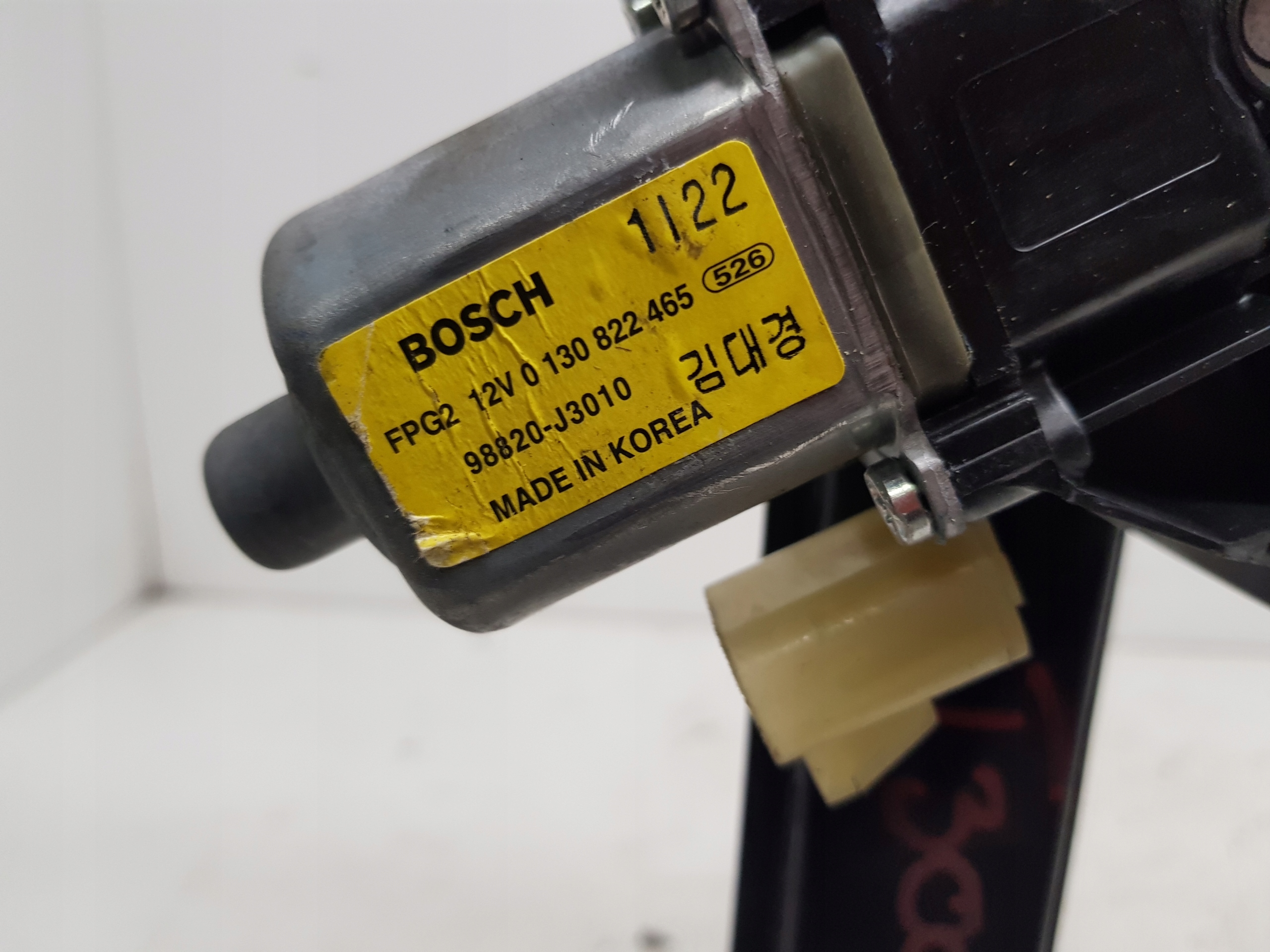 CHEVROLET AVEO T300 window regulator left front 2011