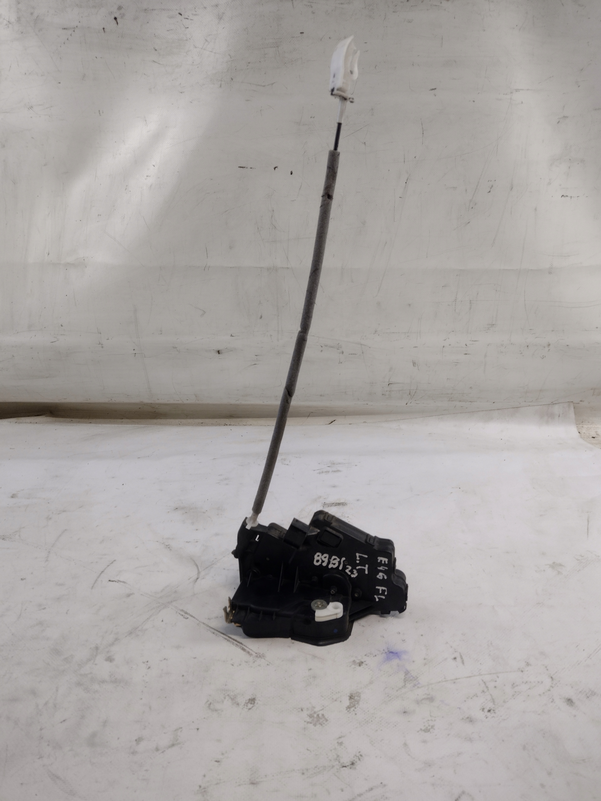 lock door left rear part BMW E46 lift sedan