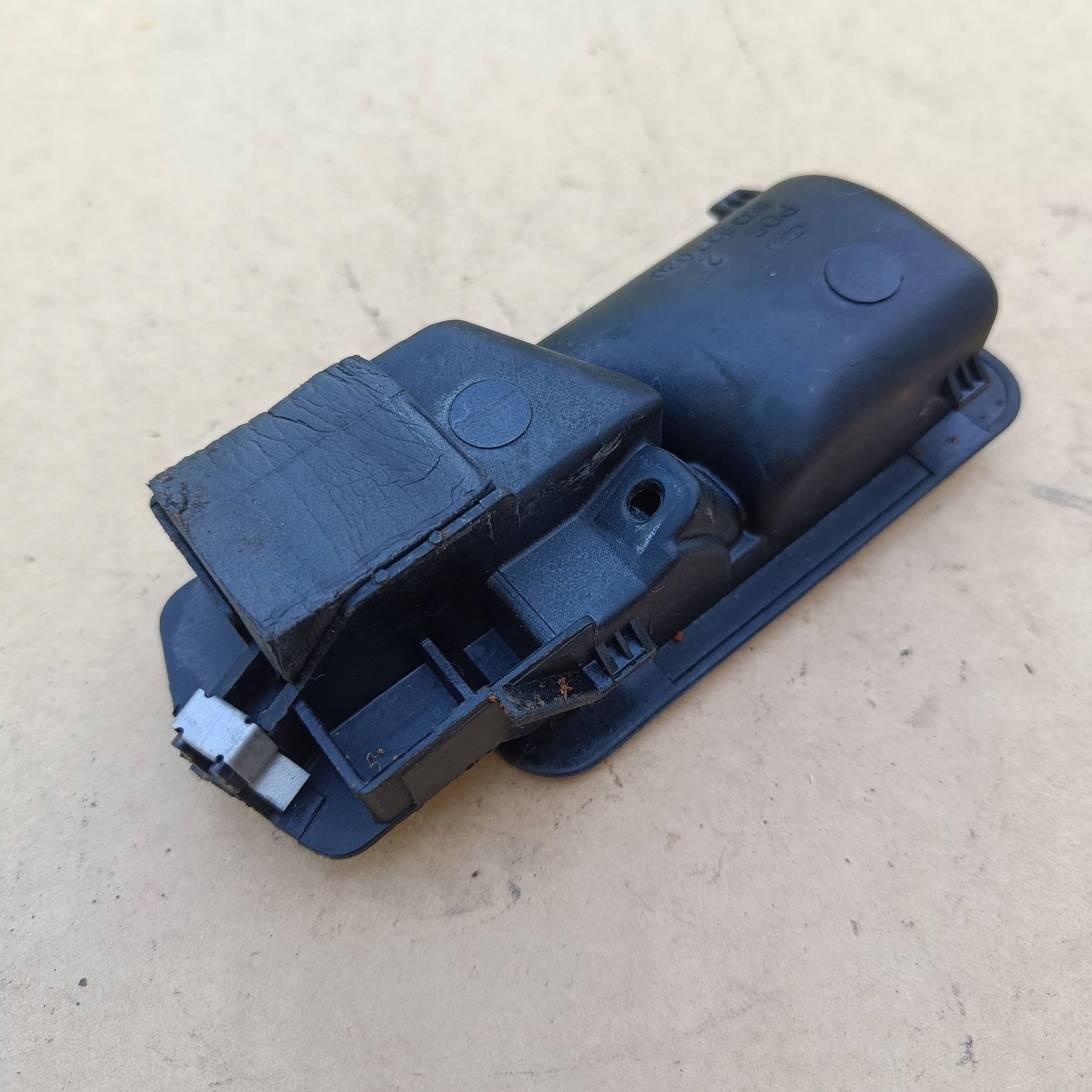 Audi 80 90 S2 B4 1992 front side right handle inner door przednich