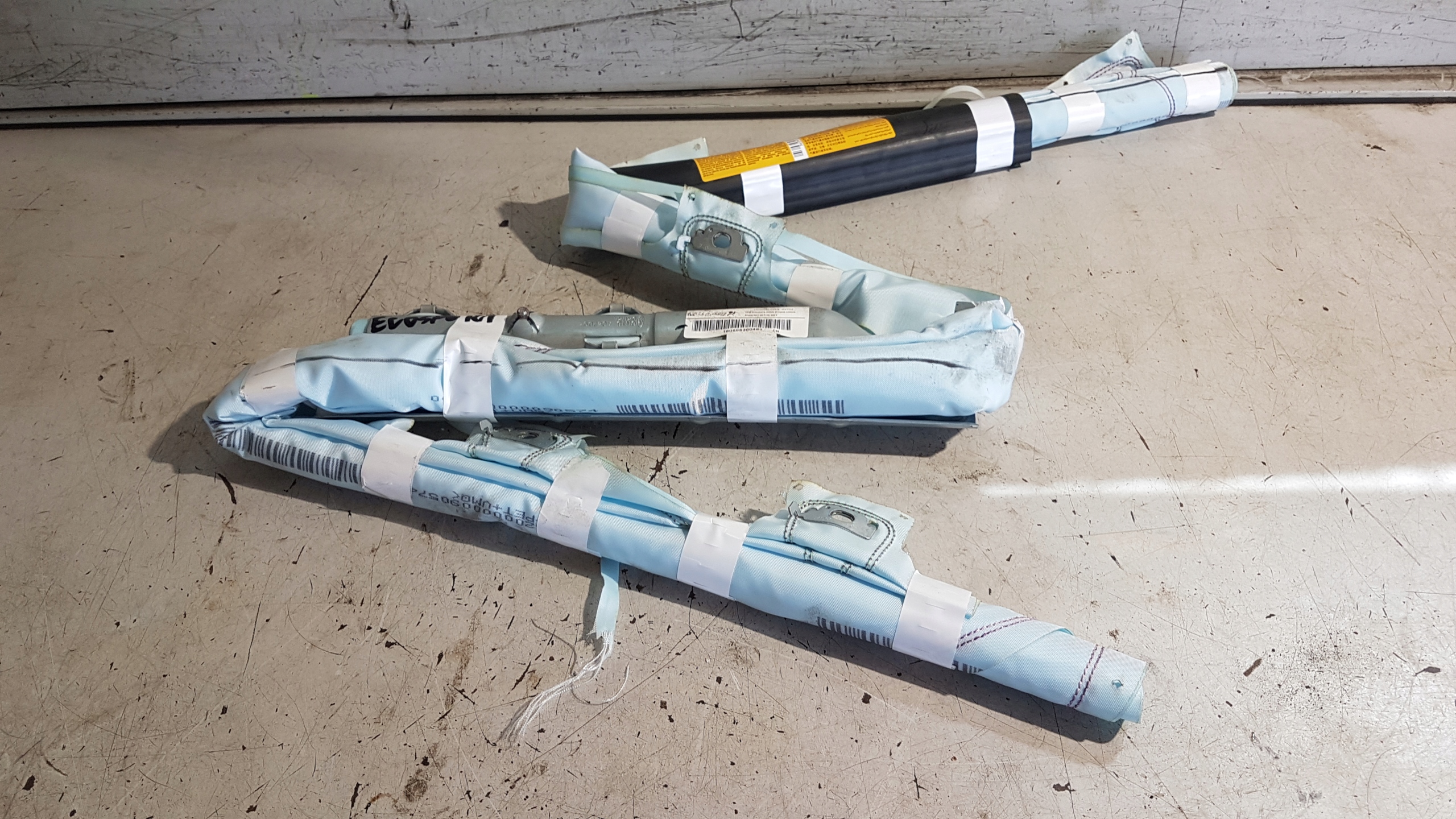 FORD ECOSPORT ЗАНАВЕС ПРАВЫЙ CN15-A042D94-AC