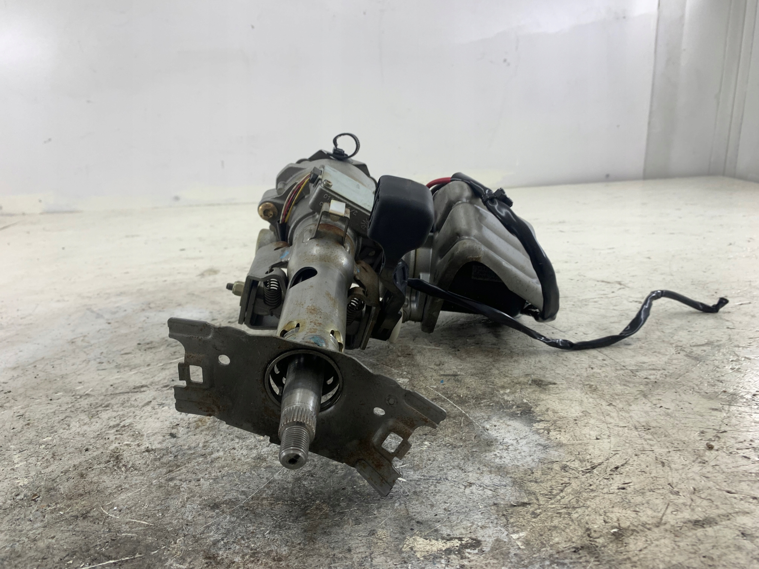 TOYOTA YARIS e piantone sterzo usato servosterzo 6900000792