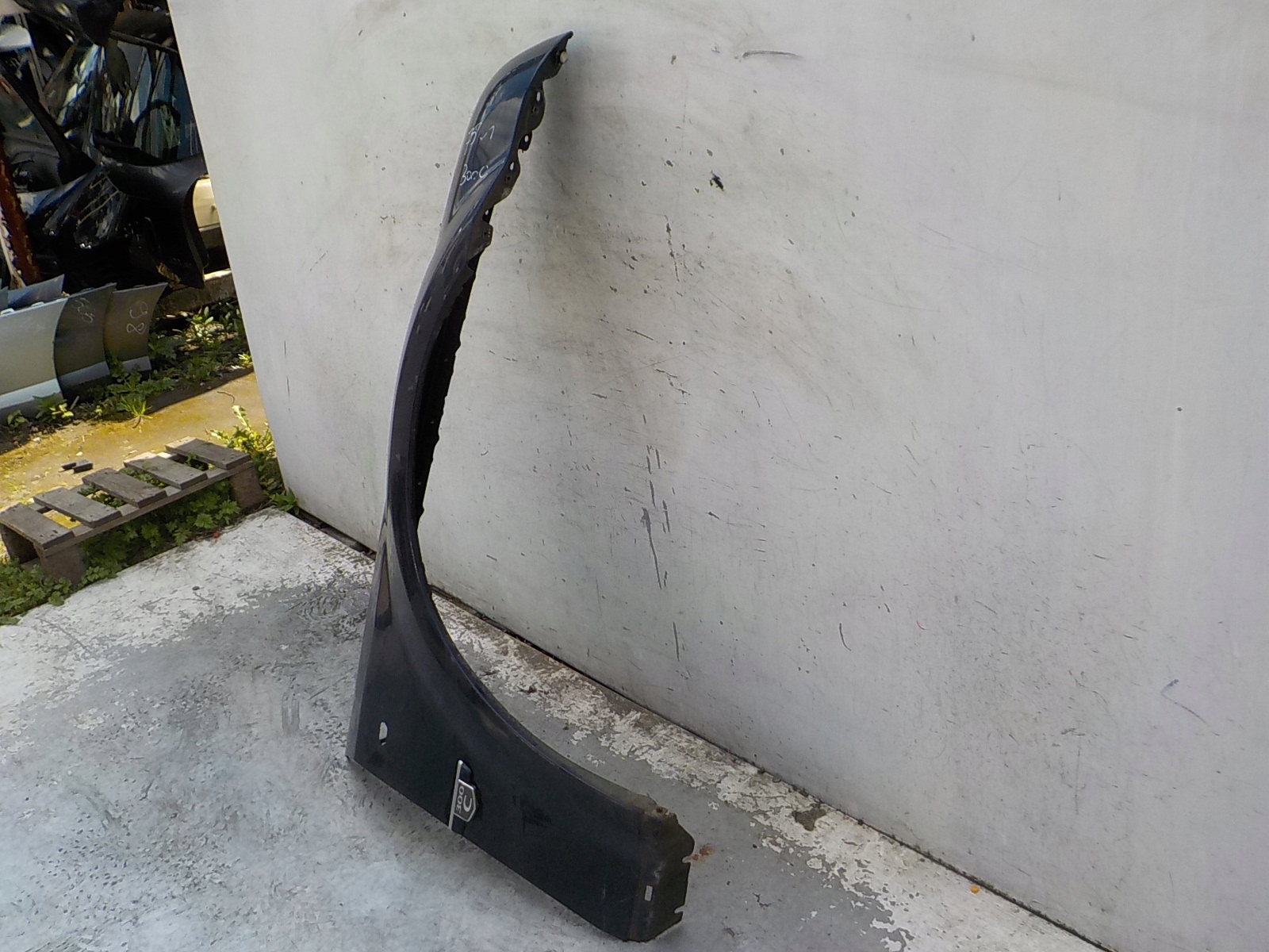 751 CHRYSLER 300 C fender right front front 751