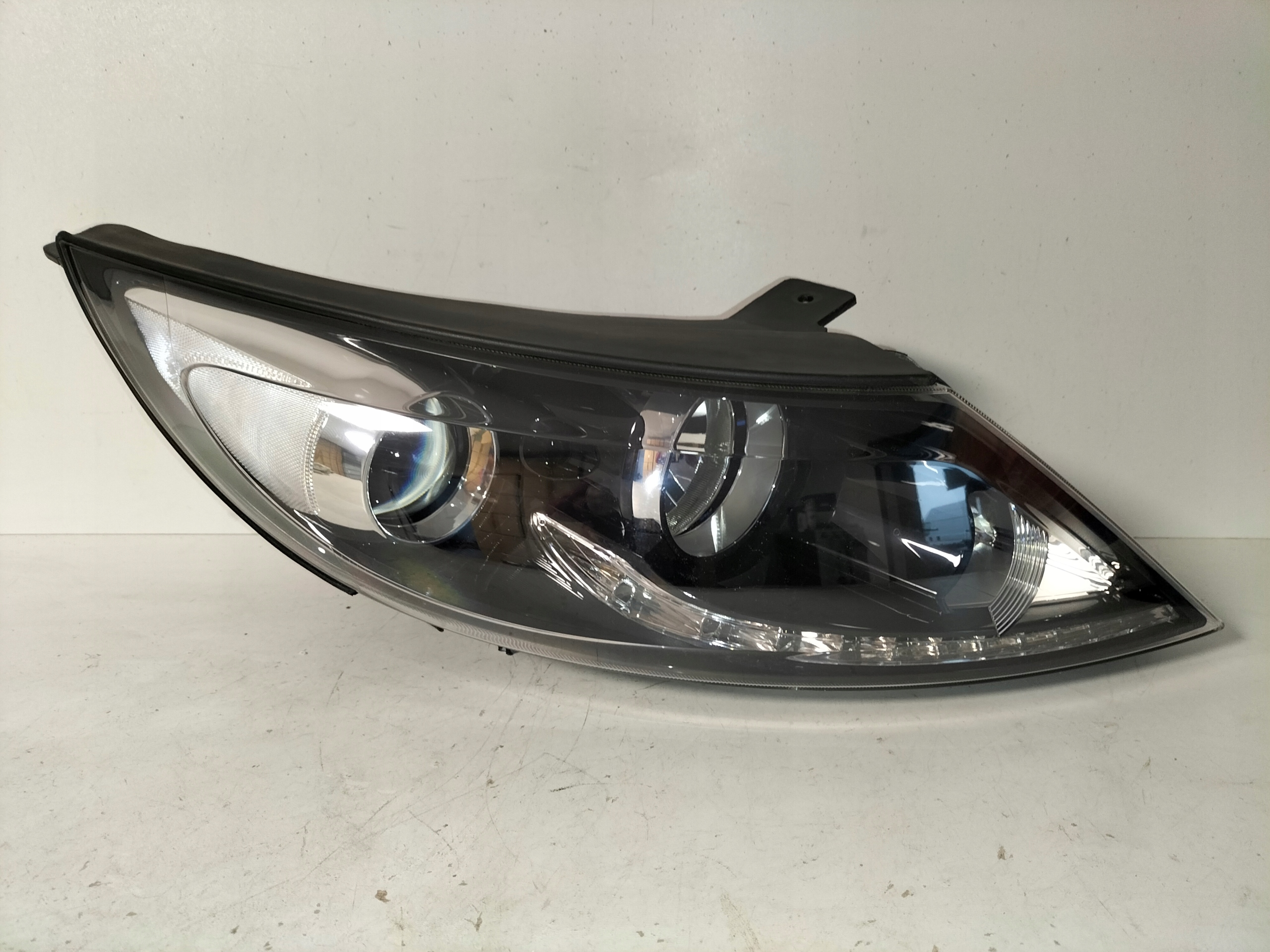 light front reflektor right KIA SPORTAGE III 10-15 XENON