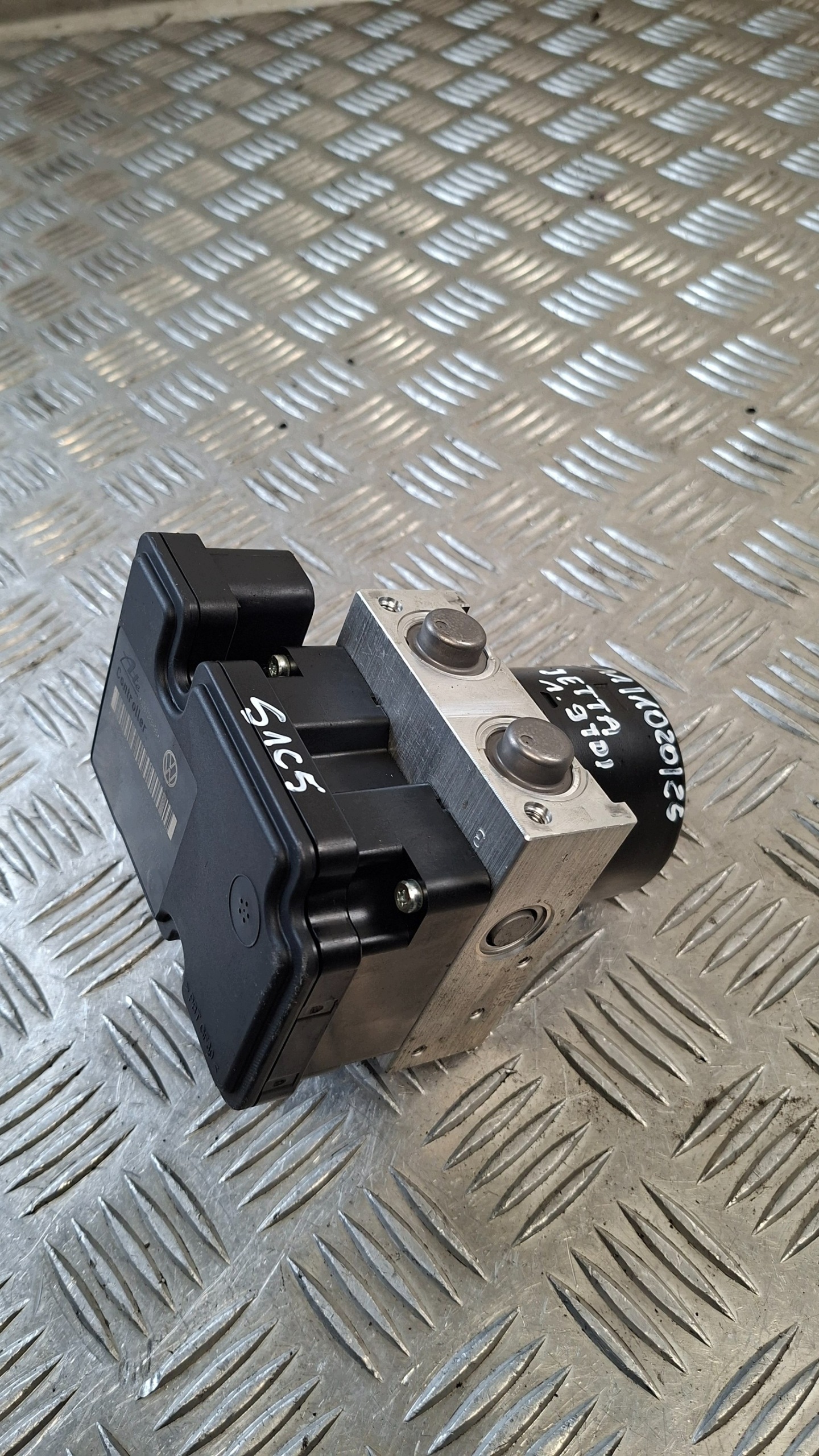 pump ABS VW JETTA 1.9TDI