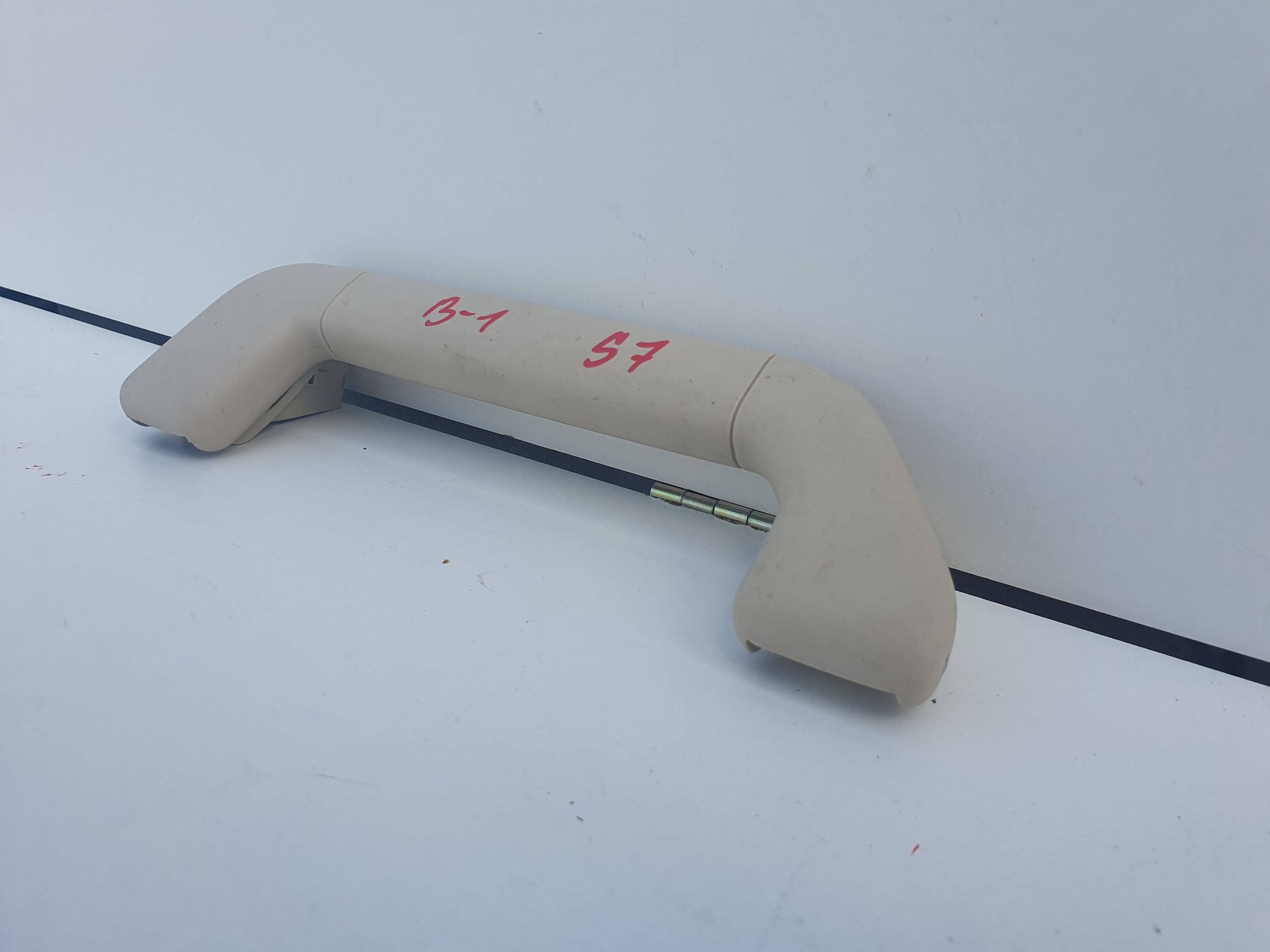 Volkswagen Touareg II 2 bracket handle sufitowa front left front