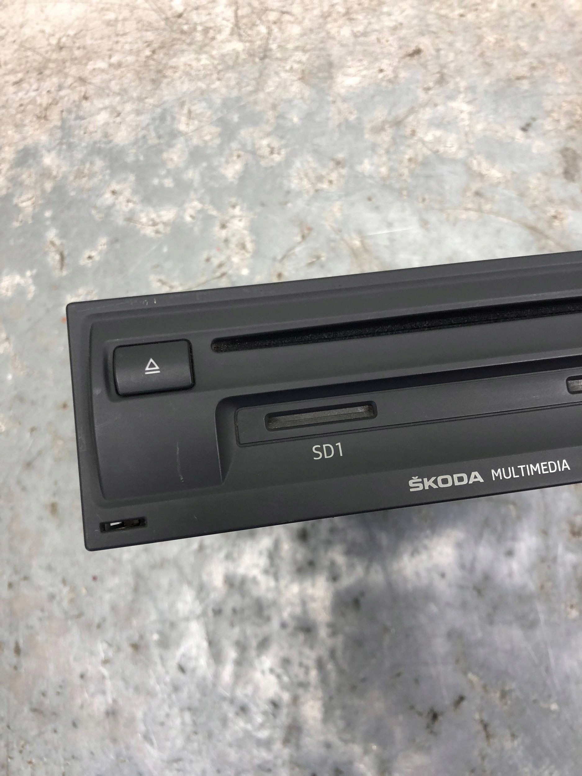 player navigation devices SKODA OCTAVIA III 3V0035020B