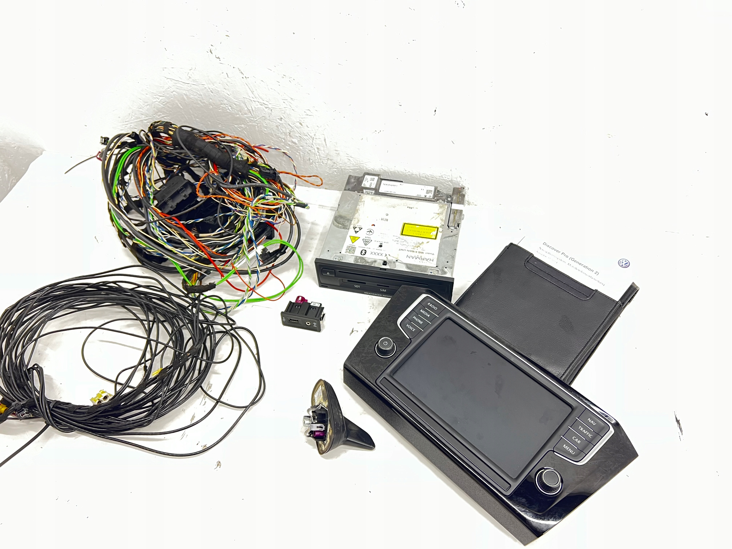 VW PASSAT B8 DISCOVER PRO MIB 2 NAVI EKRAN RADIO bundle USB 3G0035044A
