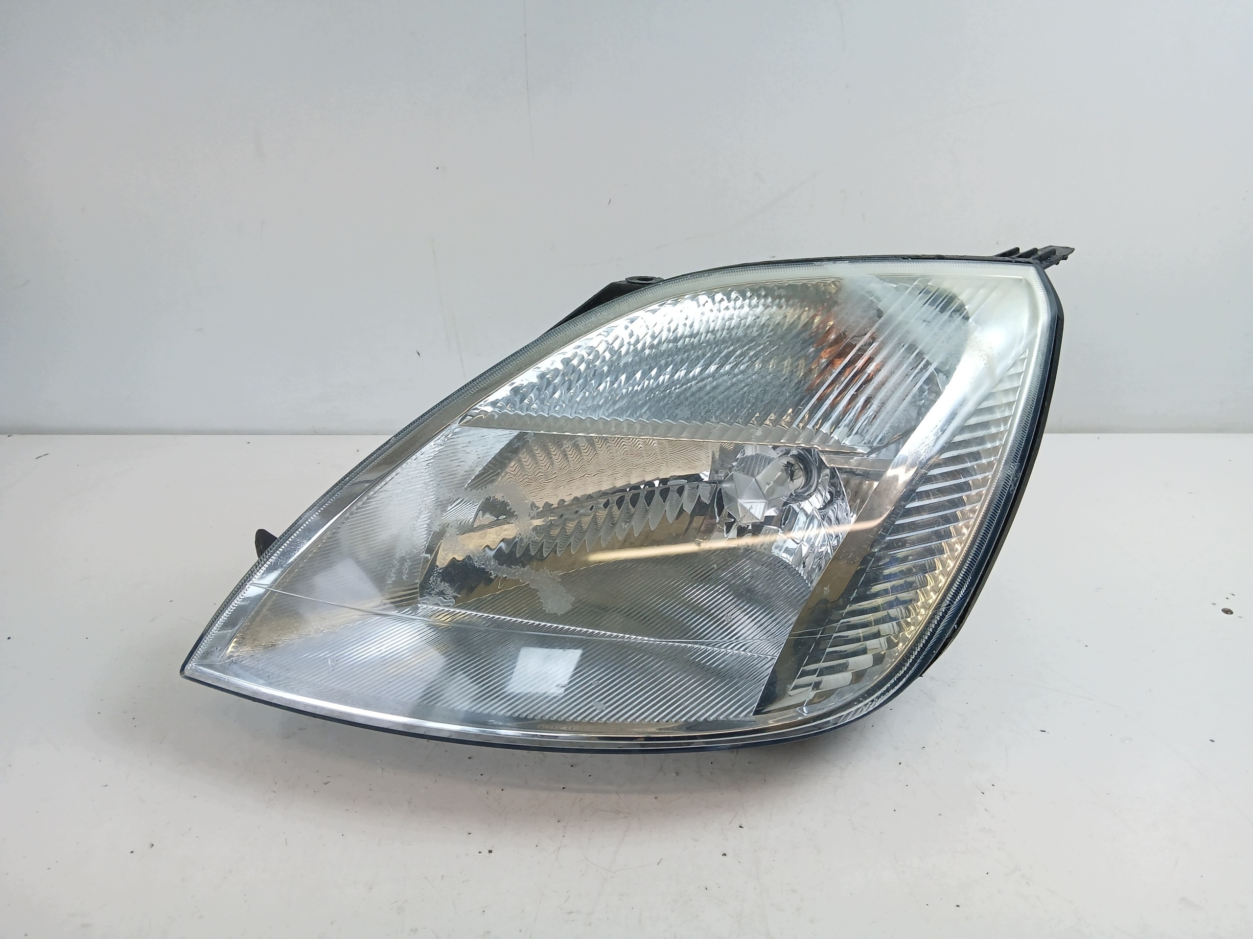 FORD FIESTA MK6 light left front