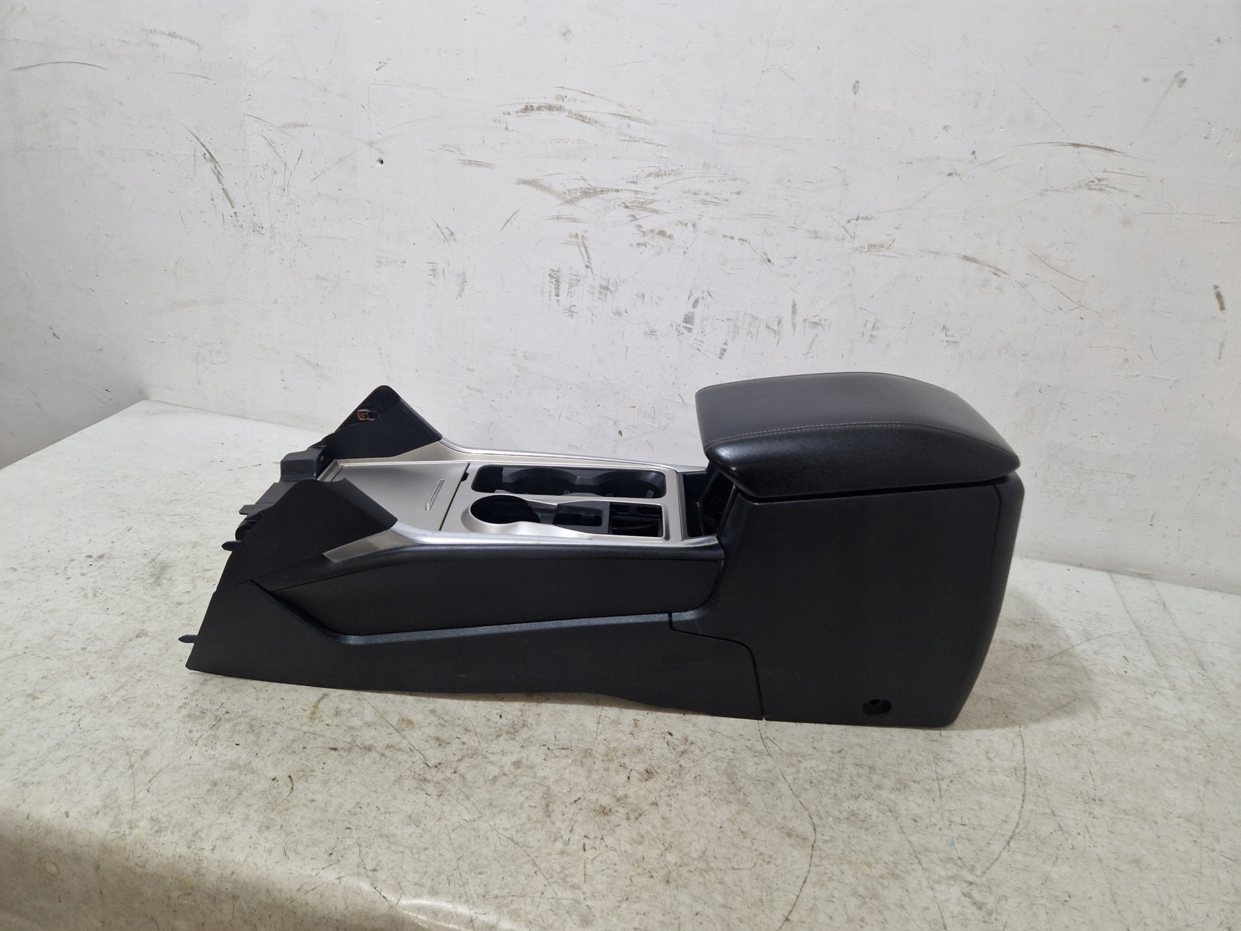FORD EXPLORER VI MK6 2.3 2020- armrest tunel central