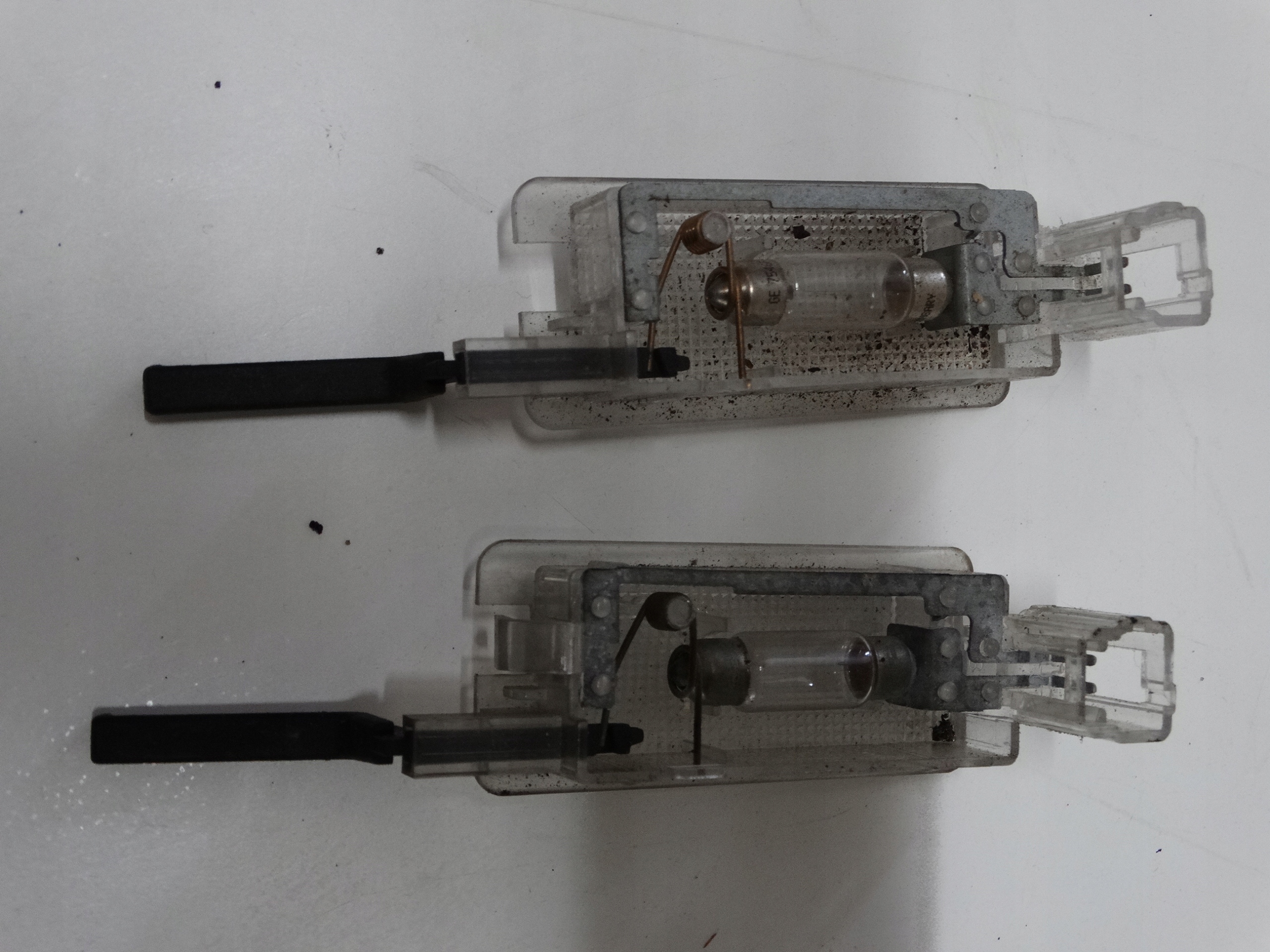 лампочка на доп стоп сигнал диодная рено меган 3 2011 года. лампы лагуна 2. лагуна 2 замена ксенона.