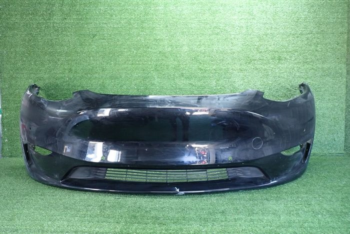 TESLA Y 20- nárazník přední předek