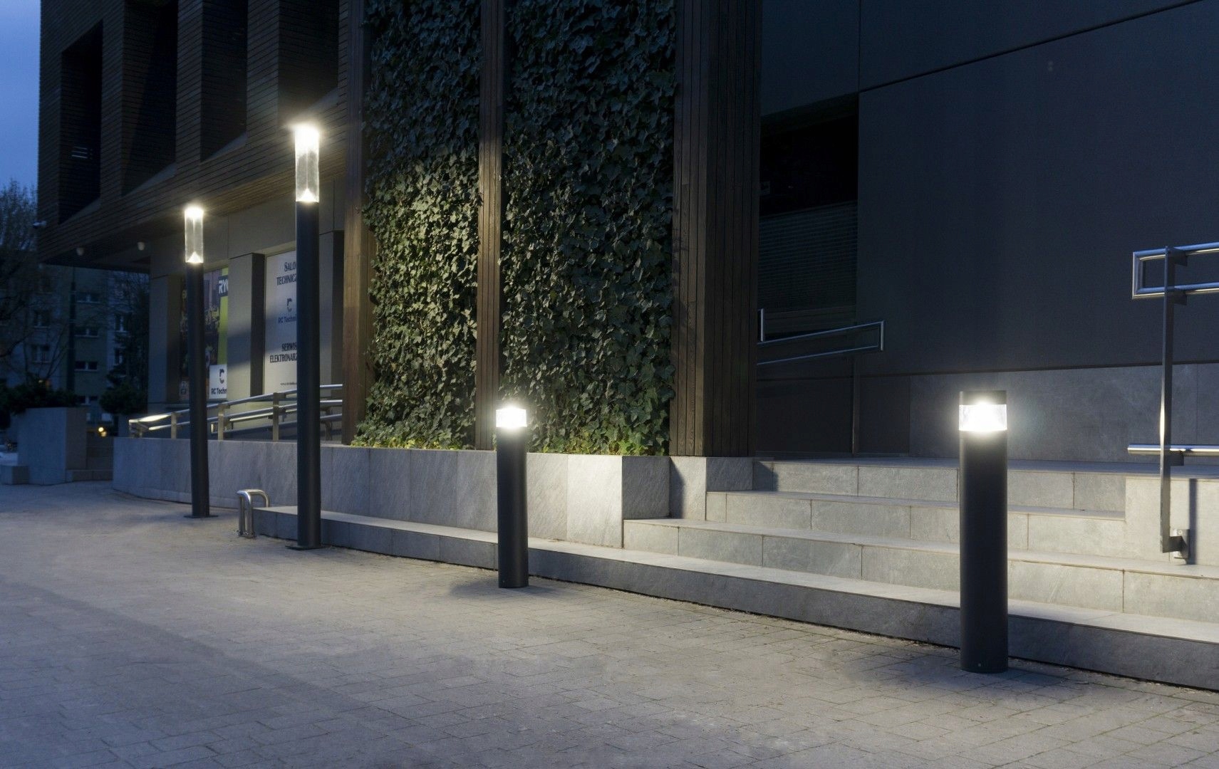 Stojací stĺpik do záhrady/parku na spevnenú plochu Barel Led