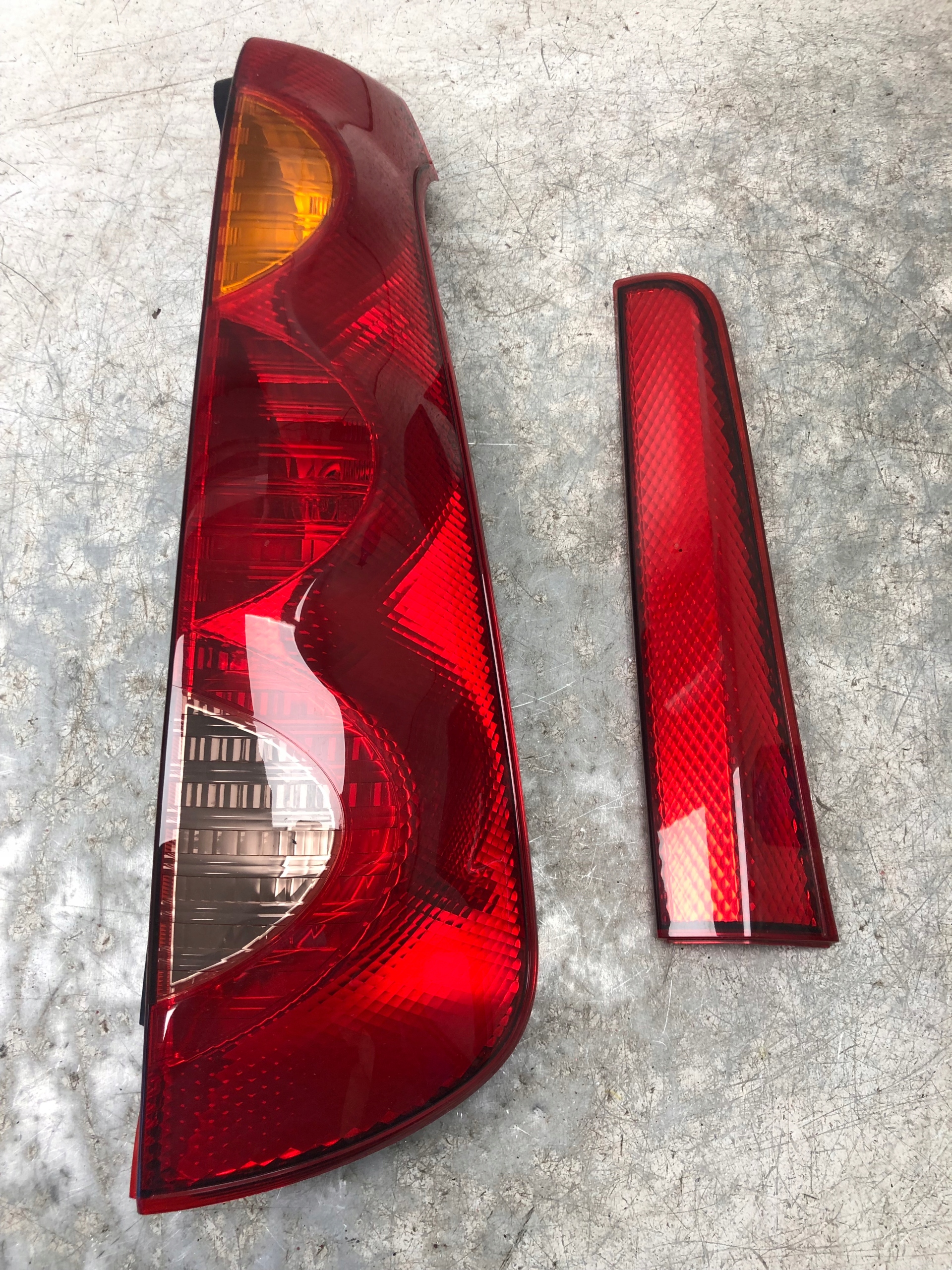 light right rear part KOMPLET NISSAN NOTE E11