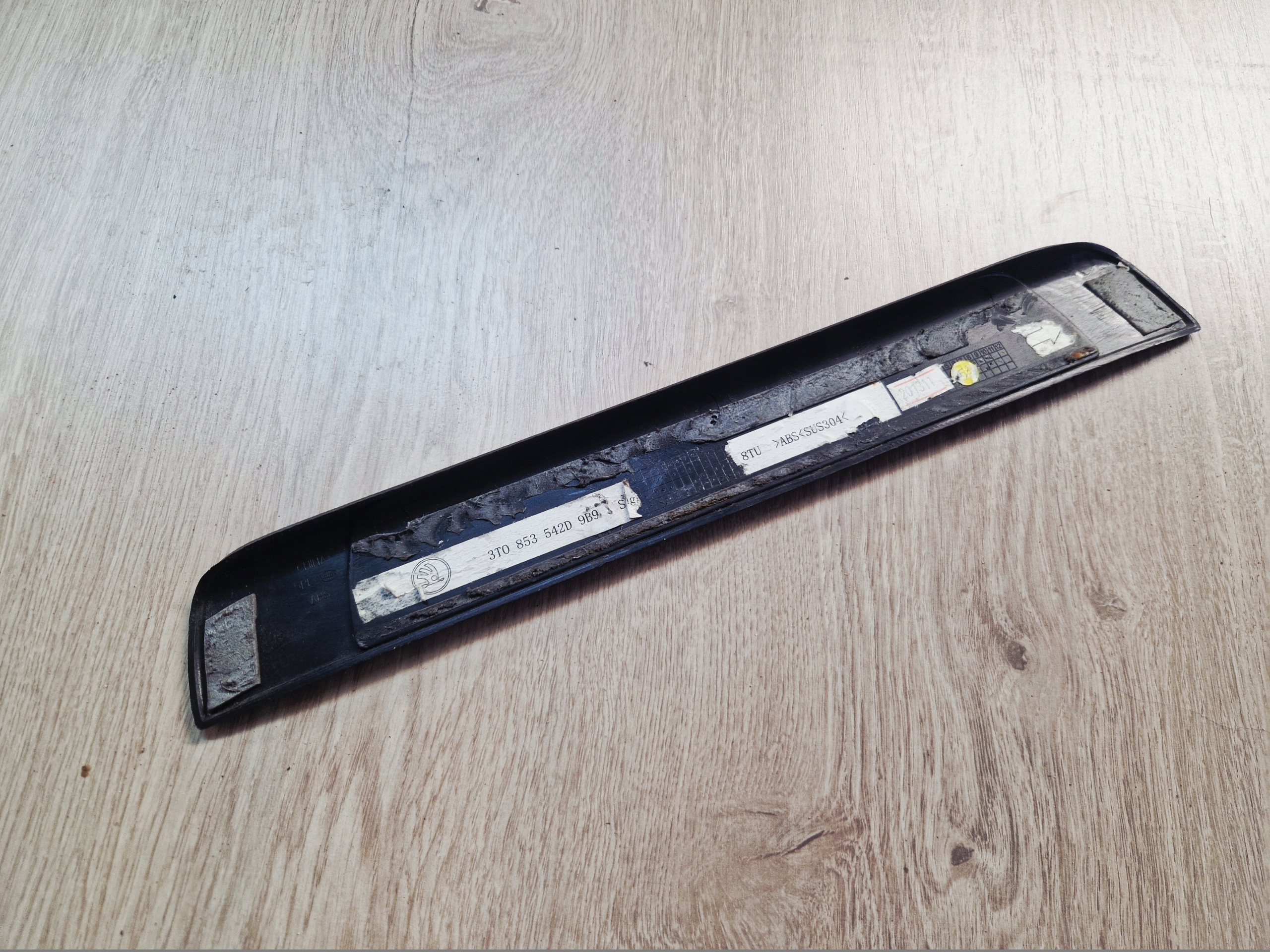 moulding threshold right rear SKODA SUPERB 3T 3T0853542 9B9