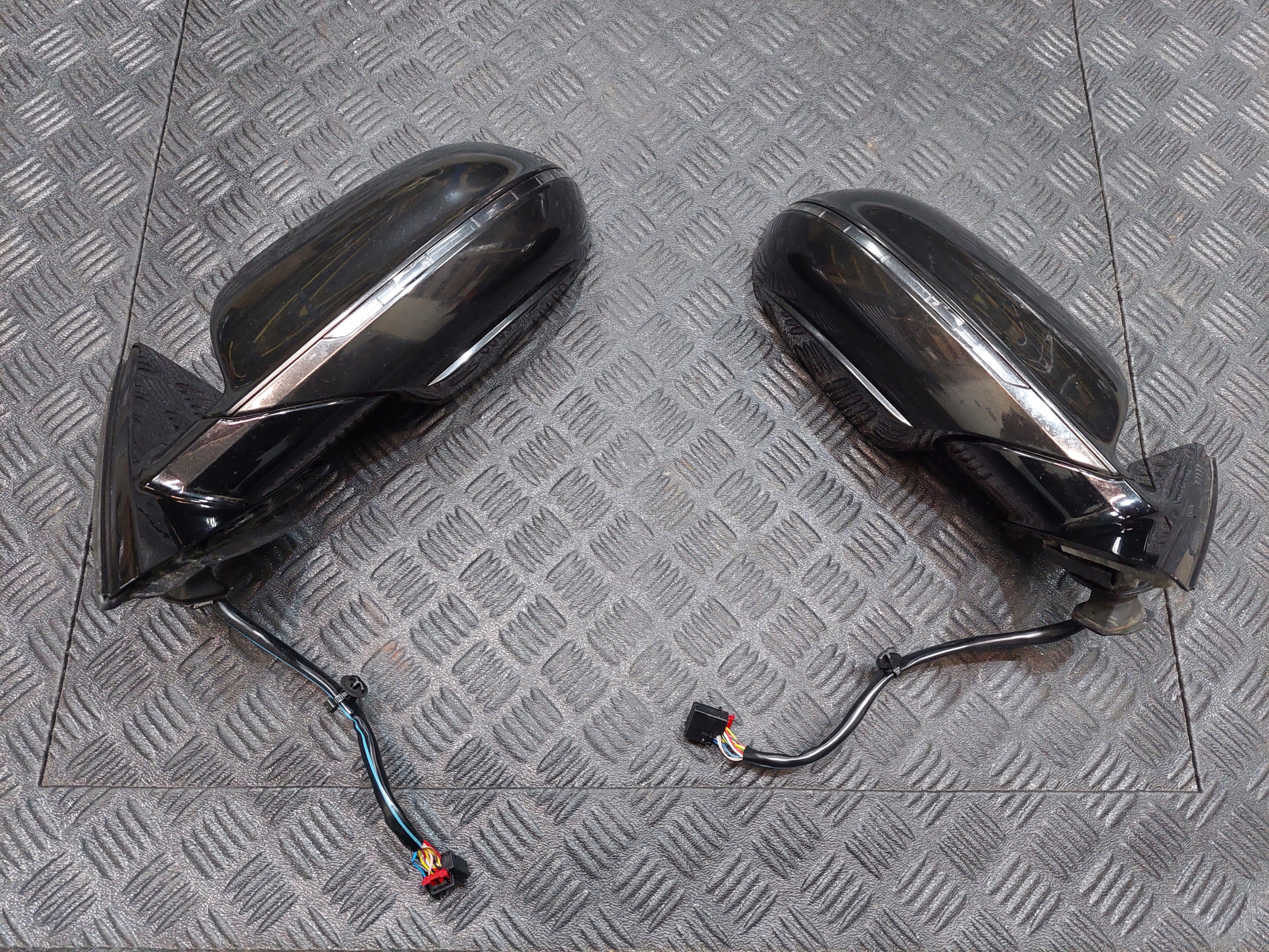 mirror 14 PIN right AUDI A8 D4 LY8X