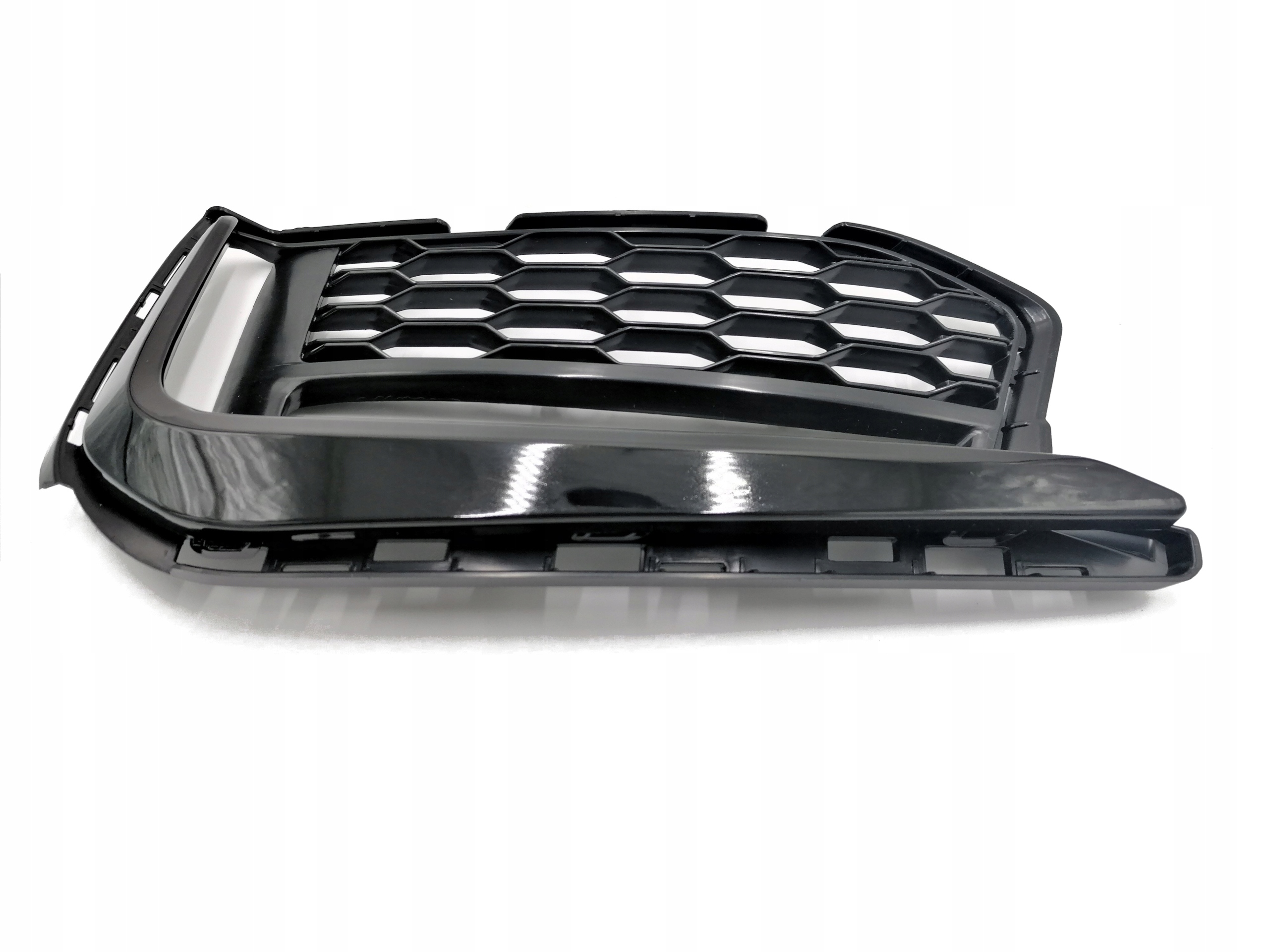 KRATKA WLOTU POWIETRZA ZDERZAKA LEWA G30 G31 Installation side Front