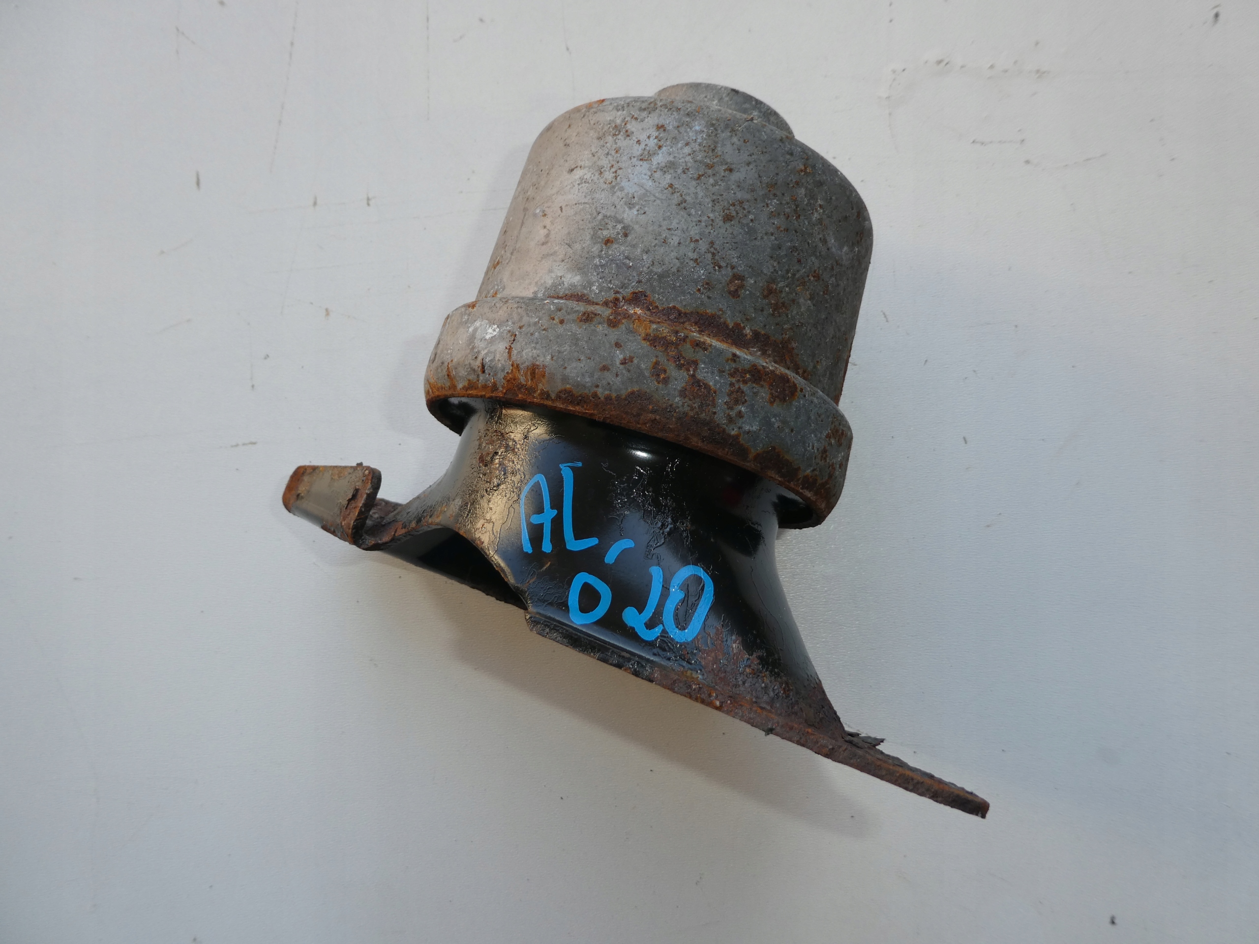 engine mount VW T5 LIFT 2.0 TDI 7E0199256J