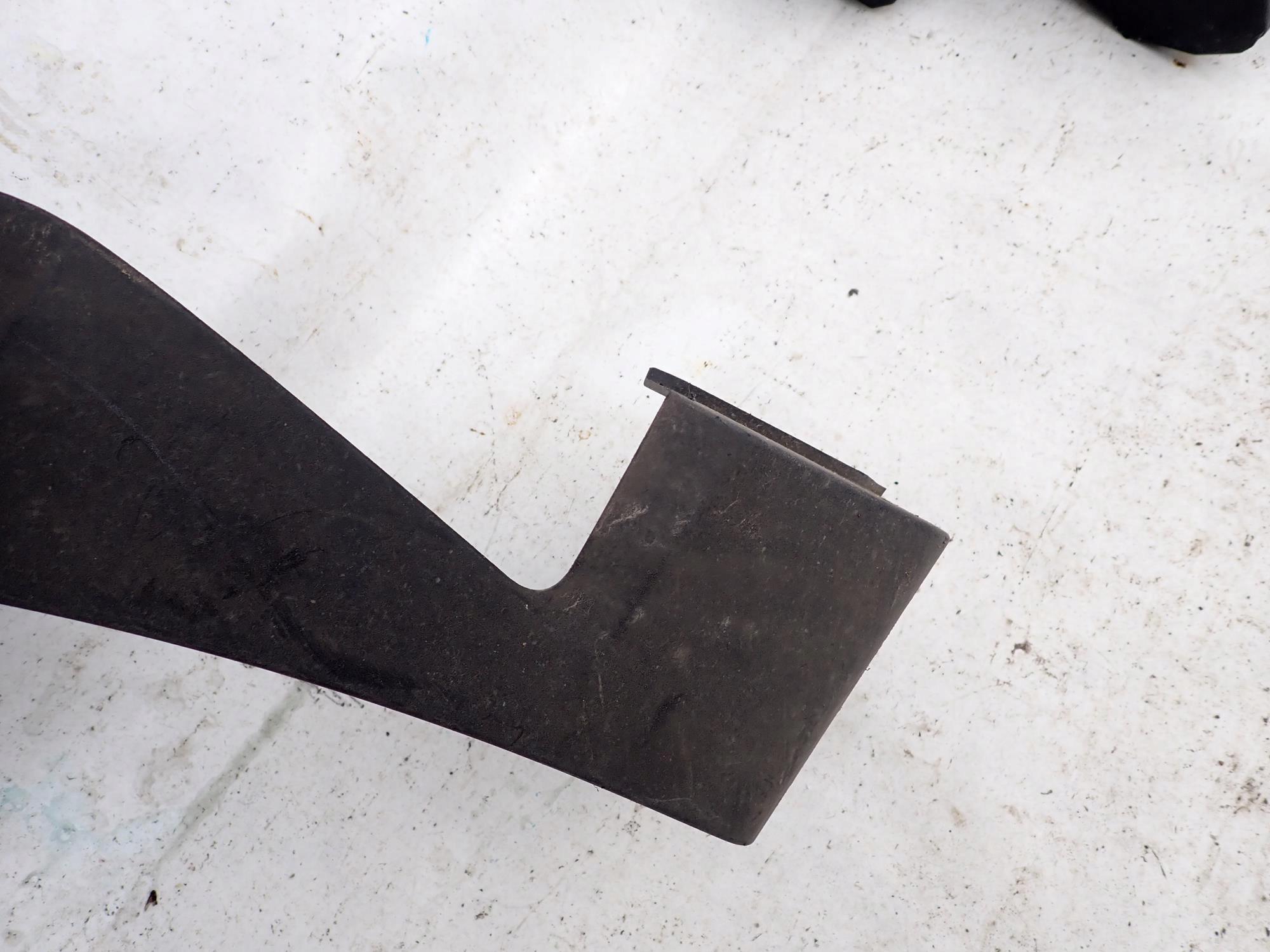 HYUNDAI TUCSON IV 4 20- moulding cap left front