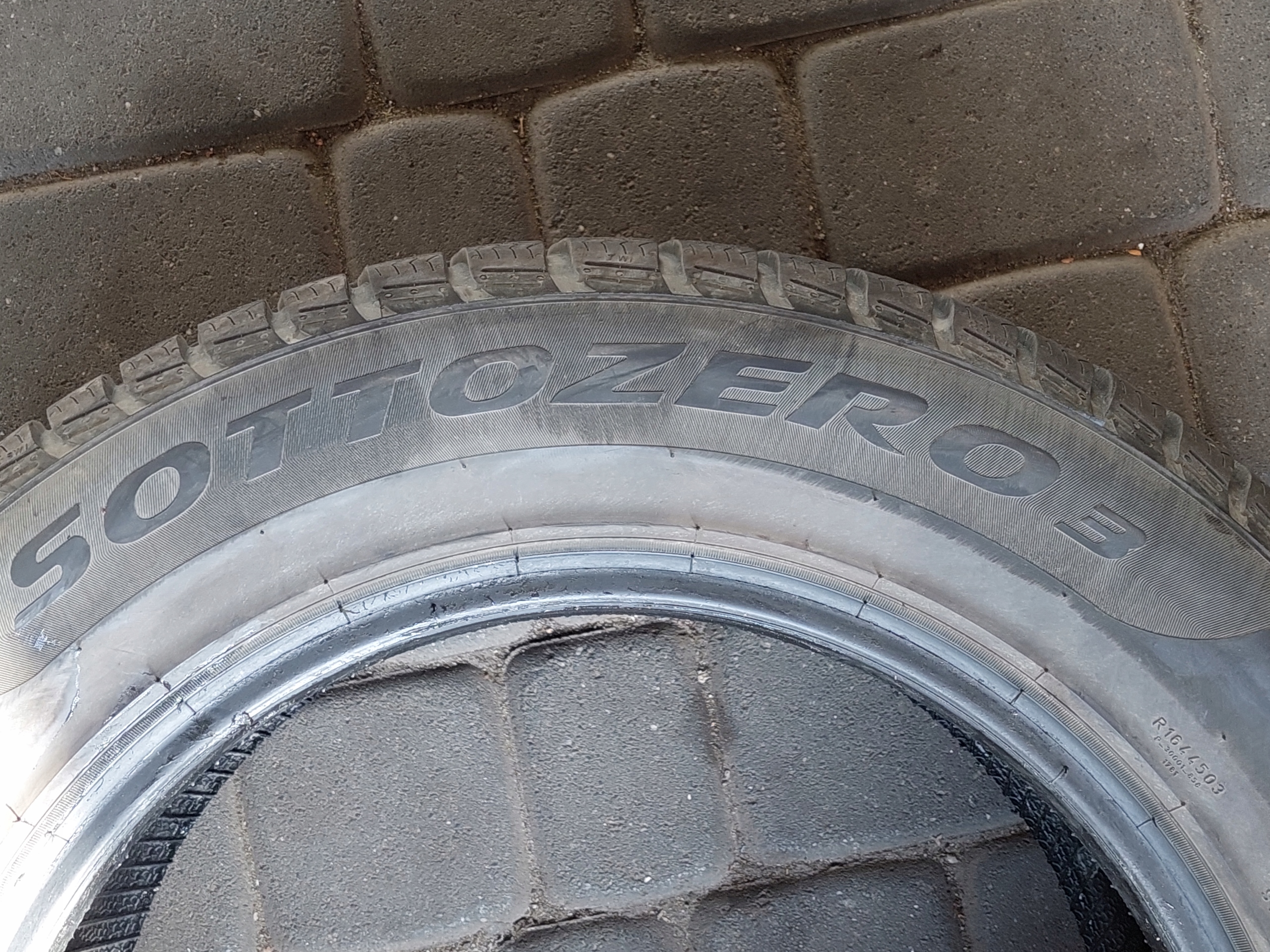 Opony Pirelli SottoZero 3 Winter - 215/60/16 Marka Pirelli